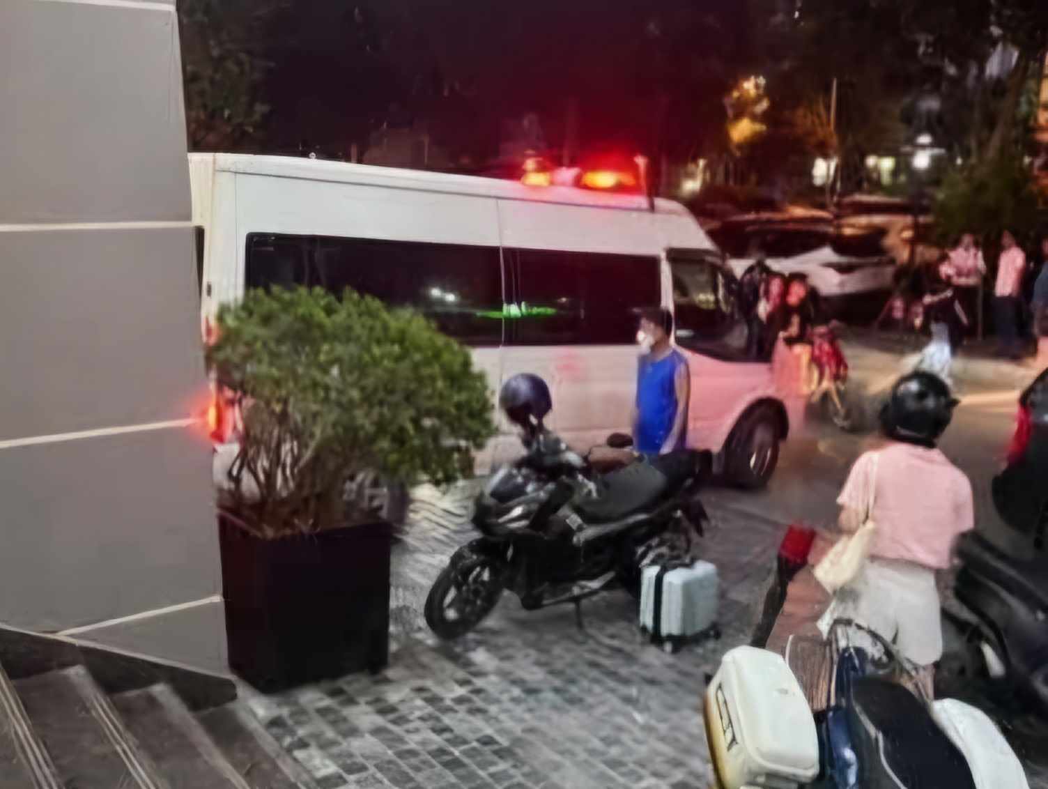 C&ocirc;ng an điều tra nghi &aacute;n b&eacute; trai bị bố s&aacute;t hại ở H&agrave; Nội- Ảnh 1.