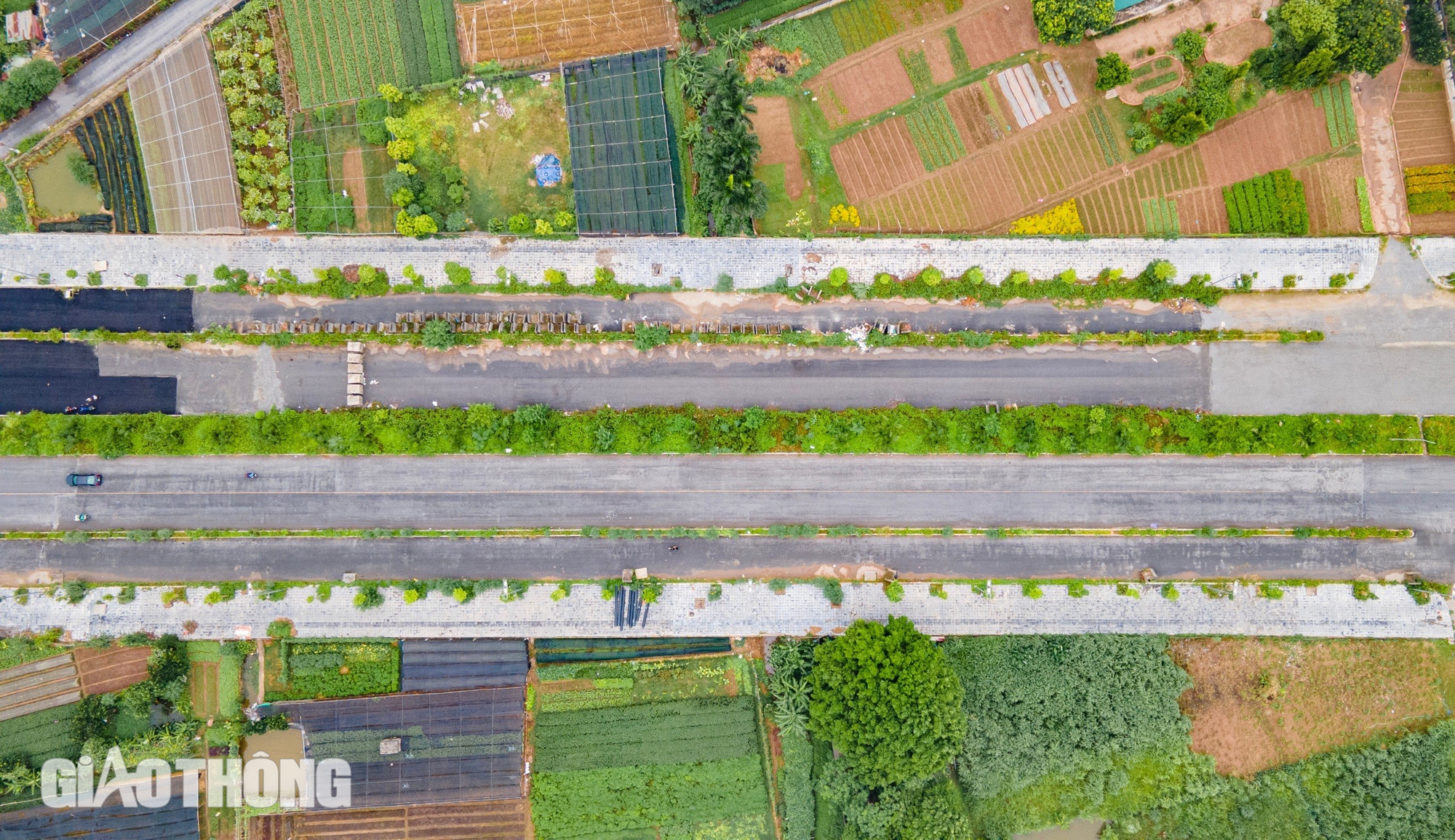 Cận cảnh tuyến đường gần 1.500 tỷ đồng ở H&agrave; Nội thi c&ocirc;ng 5 năm mới xong một nửa- Ảnh 3.