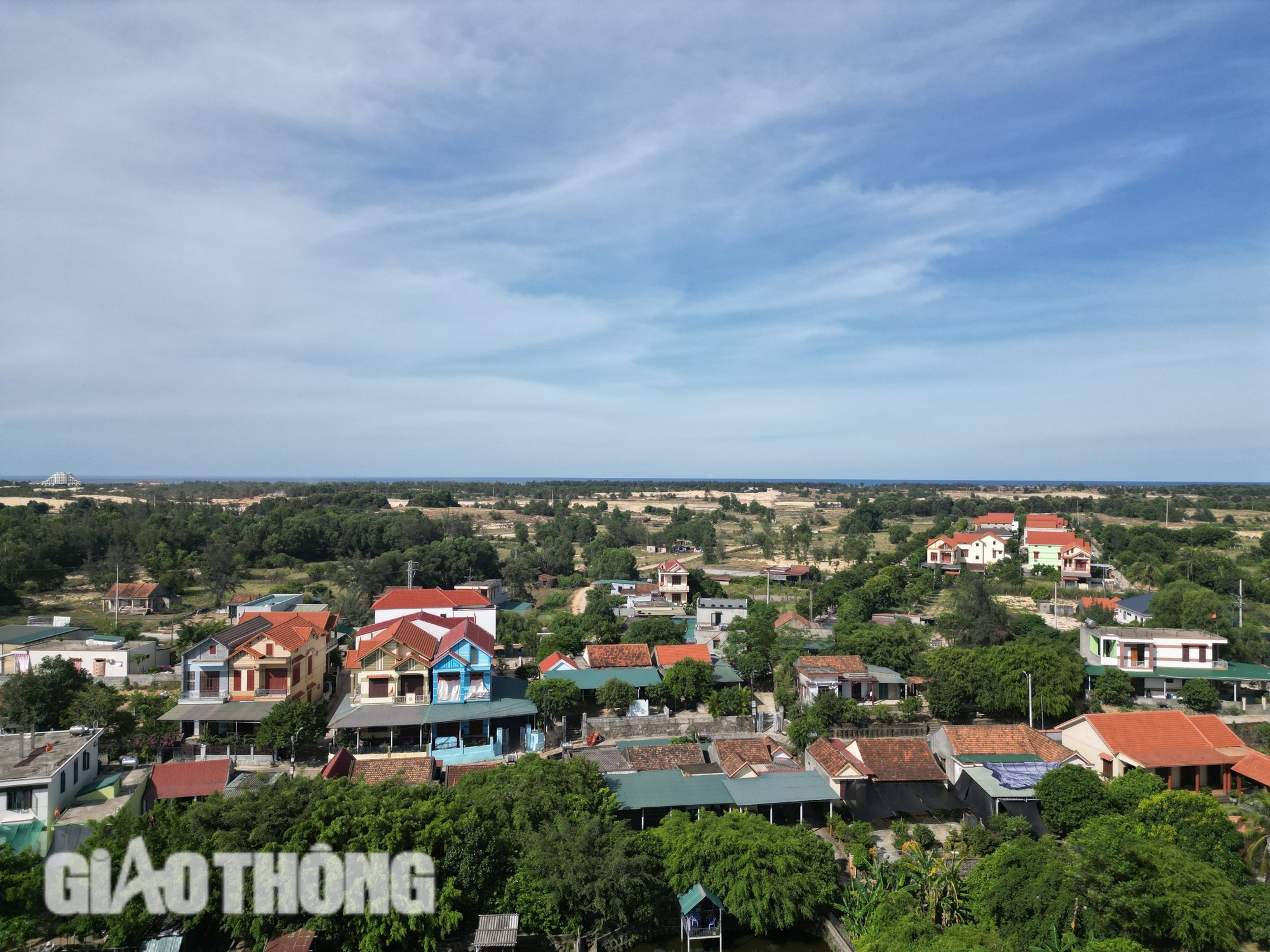 Dự &aacute;n cầu v&ograve;m th&eacute;p 1.300 tỷ đồng ở Quảng B&igrave;nh kh&oacute; về đ&iacute;ch đ&uacute;ng tiến độ do vướng mặt bằng- Ảnh 8.