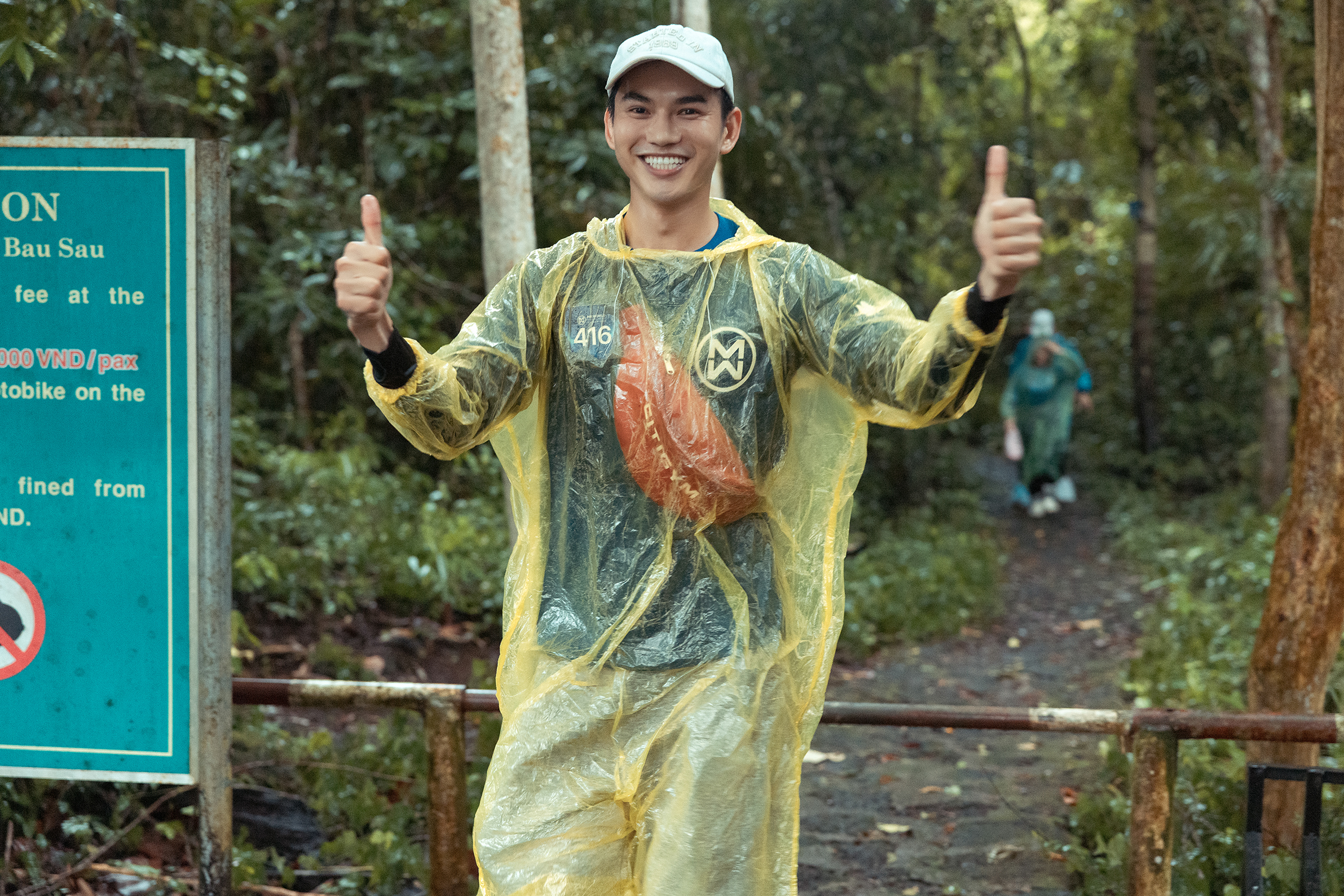 Thí sinh mồ côi của Mr World Vietnam: Tôi sống nhờ tình thương bạn bè, cậu mợ và hàng xóm- Ảnh 4. Thí sinh mồ côi của Mr World Vietnam: Tôi sống nhờ tình thương bạn bè, cậu mợ và hàng xóm- Ảnh 4.