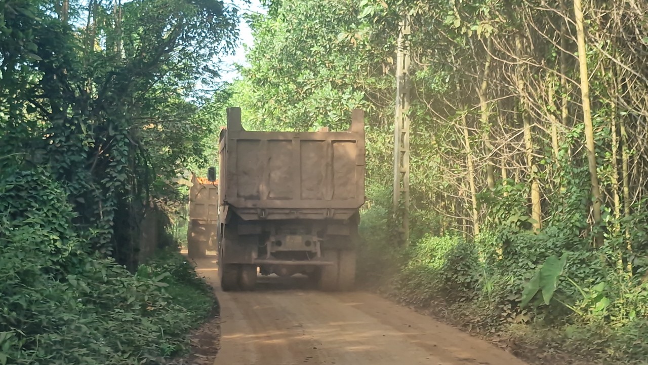 Đồng Hỷ, Th&aacute;i Nguy&ecirc;n: Xe hết đăng kiểm 9 năm vẫn ngh&ecirc;nh ngang chở quặng- Ảnh 10.