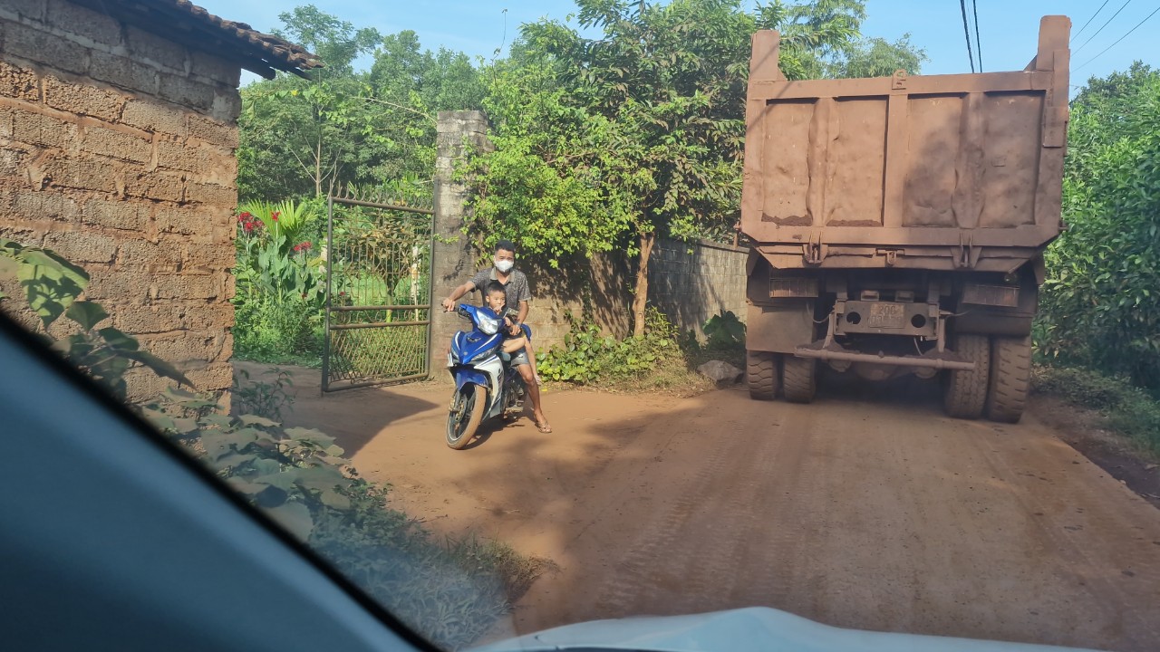 Đồng Hỷ, Th&aacute;i Nguy&ecirc;n: Xe hết đăng kiểm 9 năm vẫn ngh&ecirc;nh ngang chở quặng- Ảnh 12.
