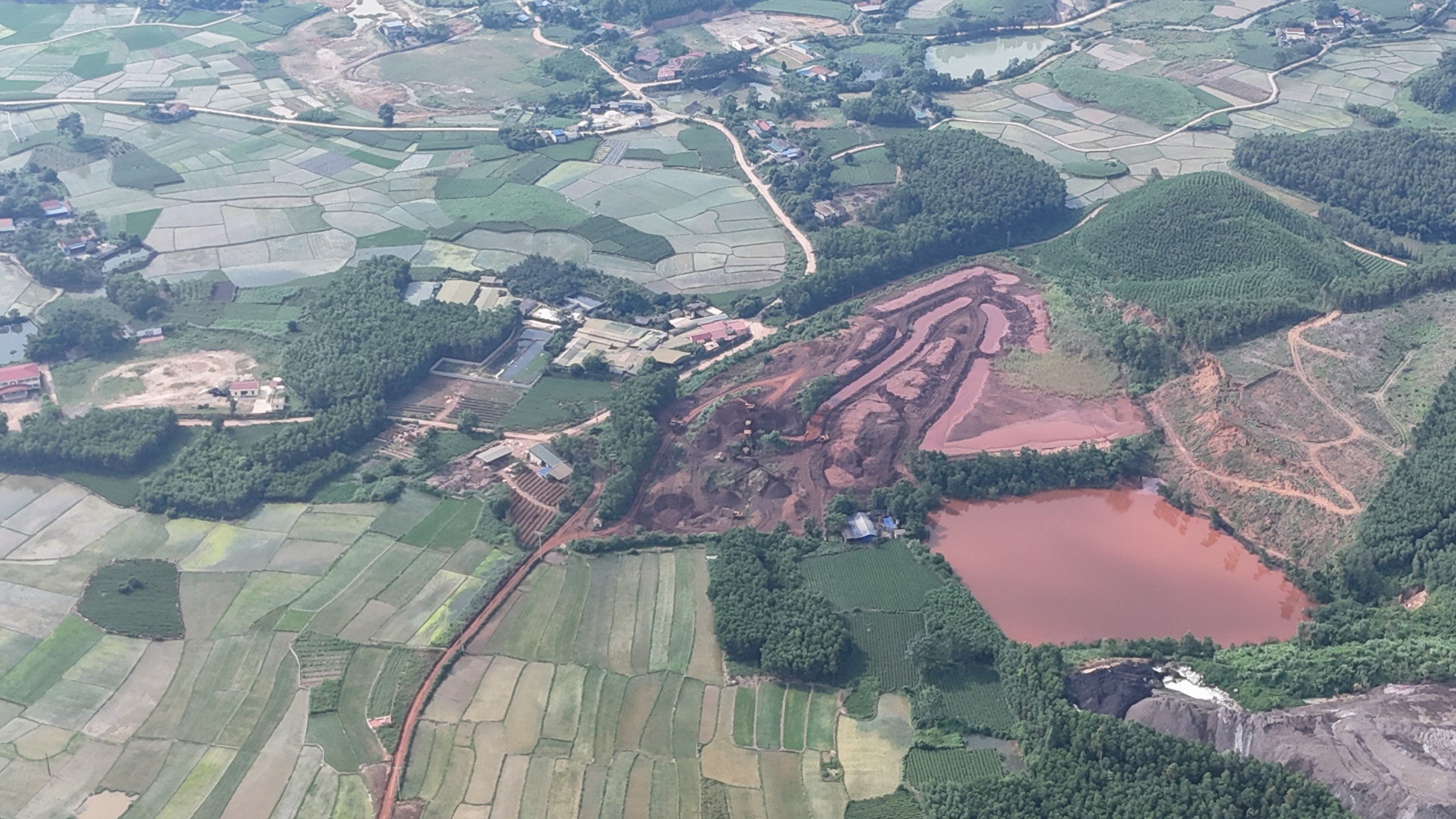 Đồng Hỷ, Th&aacute;i Nguy&ecirc;n: Xe hết đăng kiểm 9 năm vẫn ngh&ecirc;nh ngang chở quặng- Ảnh 6.