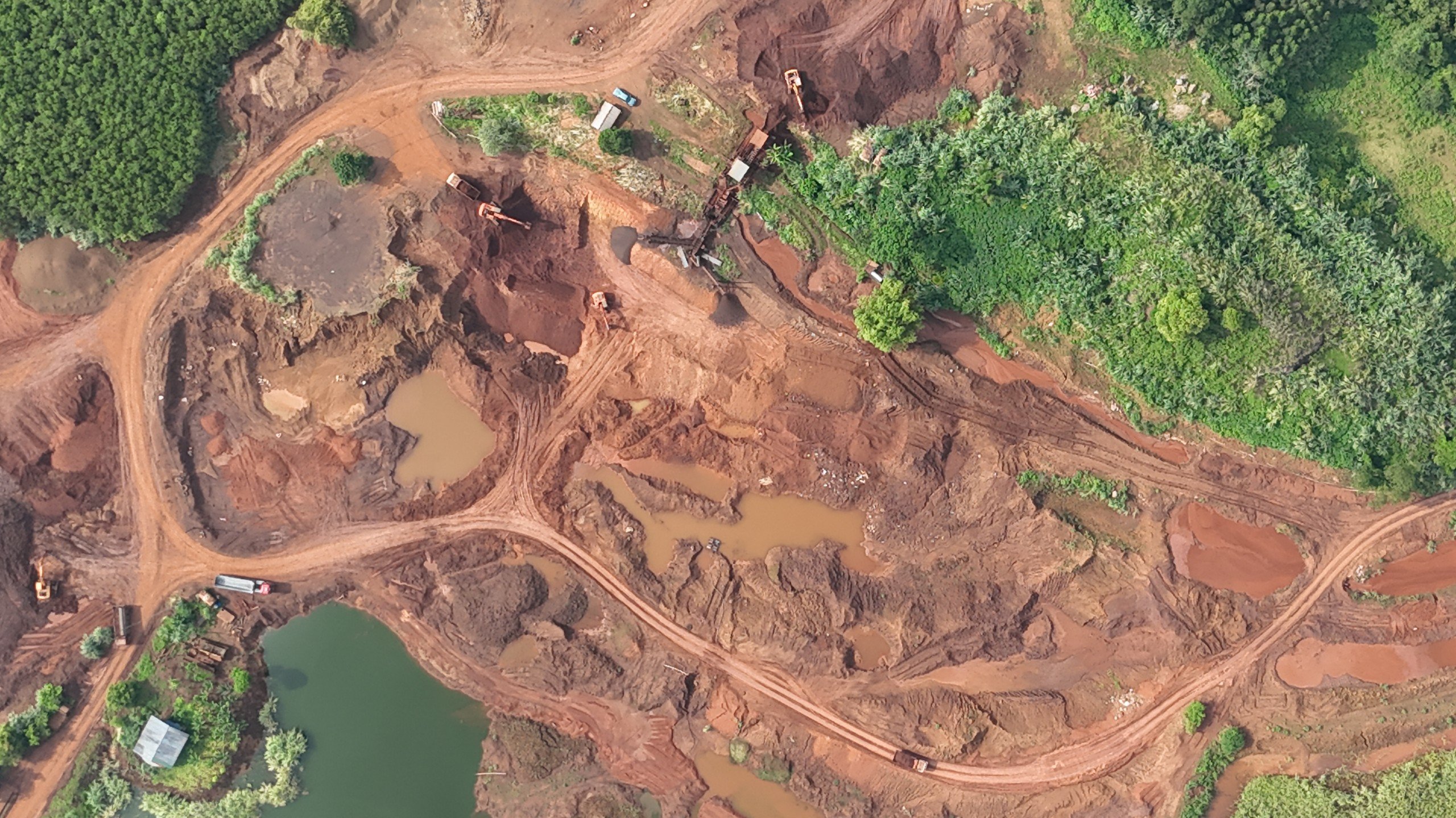 Đồng Hỷ, Th&aacute;i Nguy&ecirc;n: Xe hết đăng kiểm 9 năm vẫn ngh&ecirc;nh ngang chở quặng- Ảnh 3.