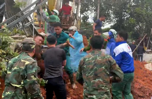 L&acirc;m Đồng: Cưỡng chế nếu hộ d&acirc;n kh&ocirc;ng chấp h&agrave;nh sơ t&aacute;n khỏi nơi nguy cơ sạt lở- Ảnh 2.