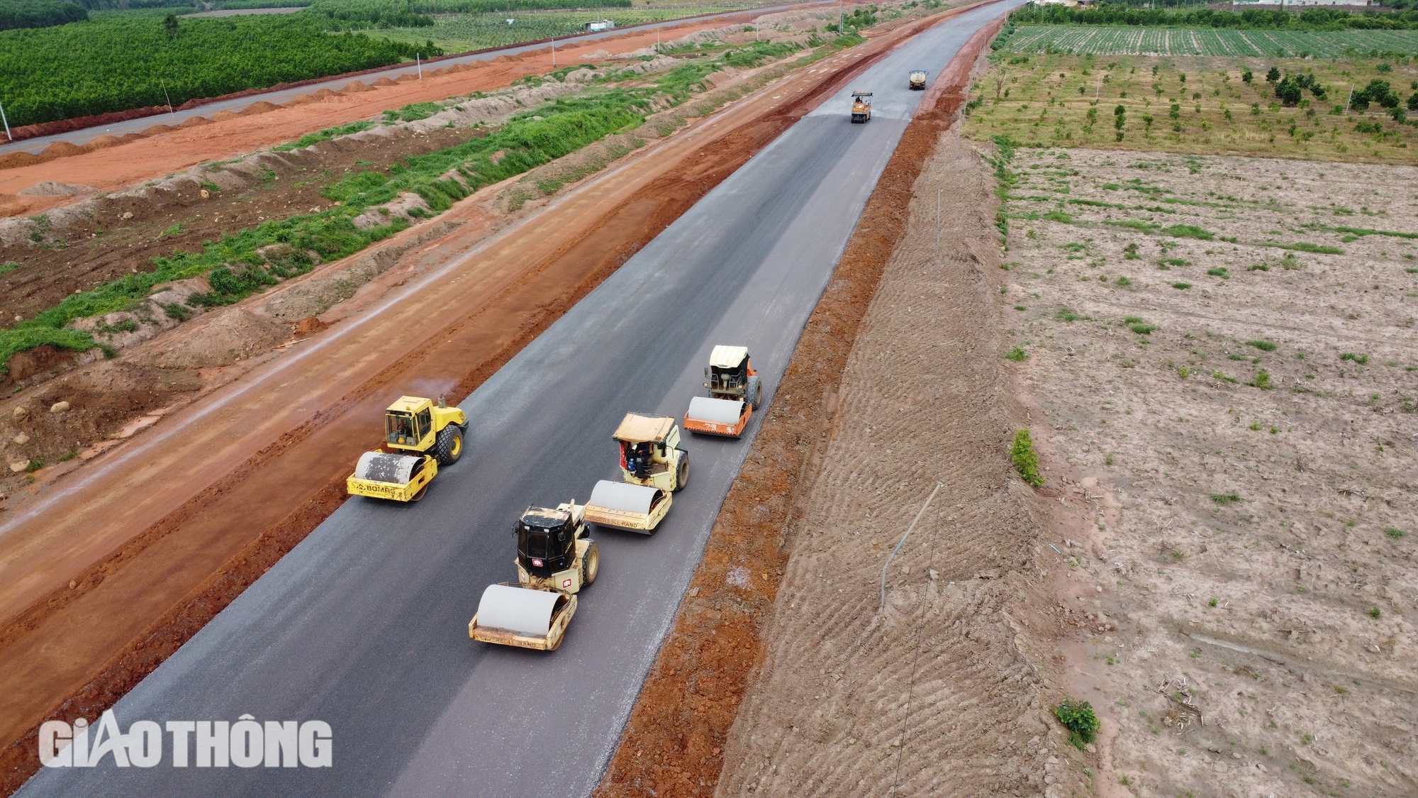 Ngắm đường kết nối nhà ga sân bay Long Thành sau 1 năm thi công- Ảnh 1. Ngắm đường kết nối nhà ga sân bay Long Thành sau 1 năm thi công- Ảnh 1.
