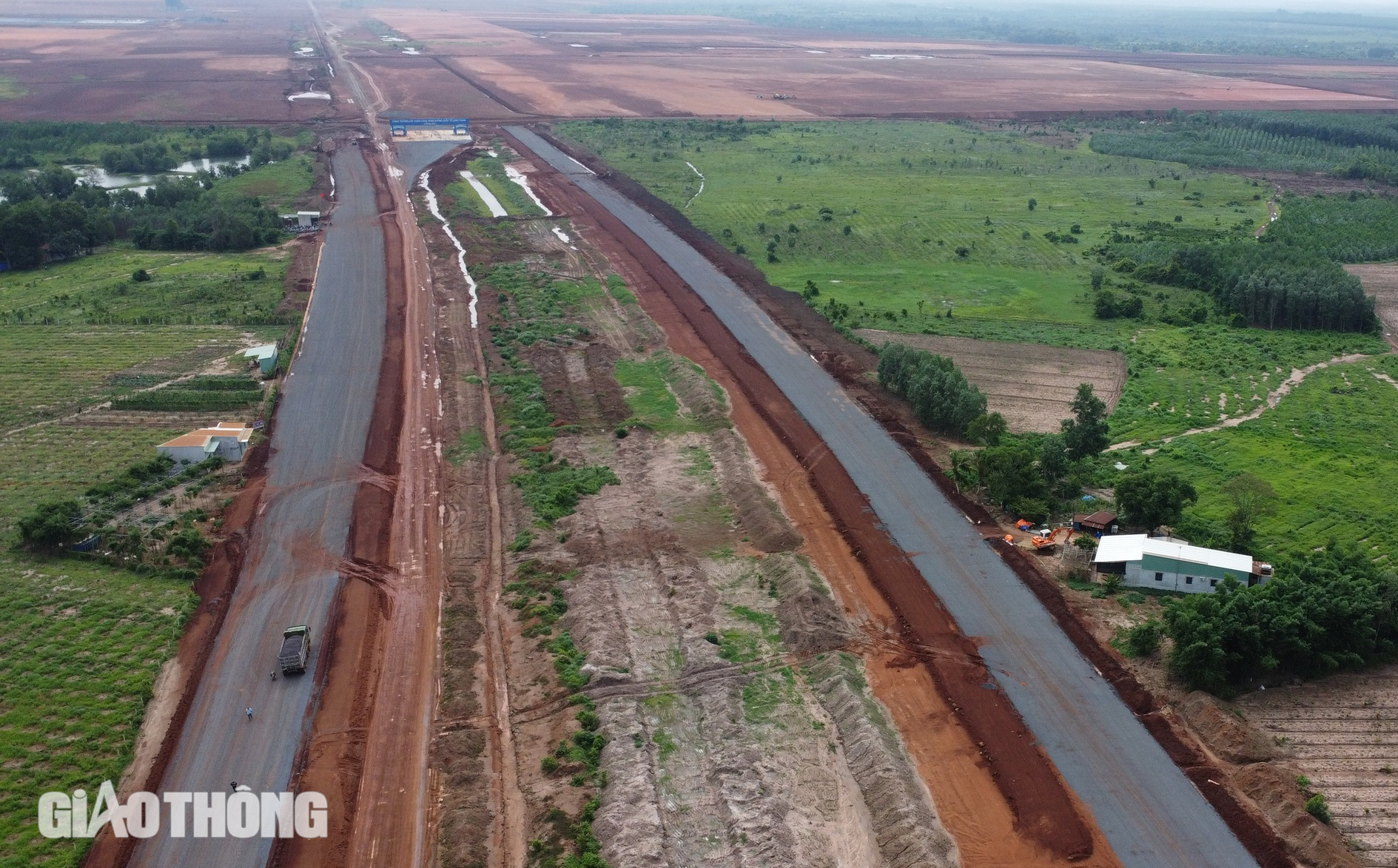 Ngắm đường kết nối nhà ga sân bay Long Thành sau 1 năm thi công- Ảnh 6. Ngắm đường kết nối nhà ga sân bay Long Thành sau 1 năm thi công- Ảnh 6.