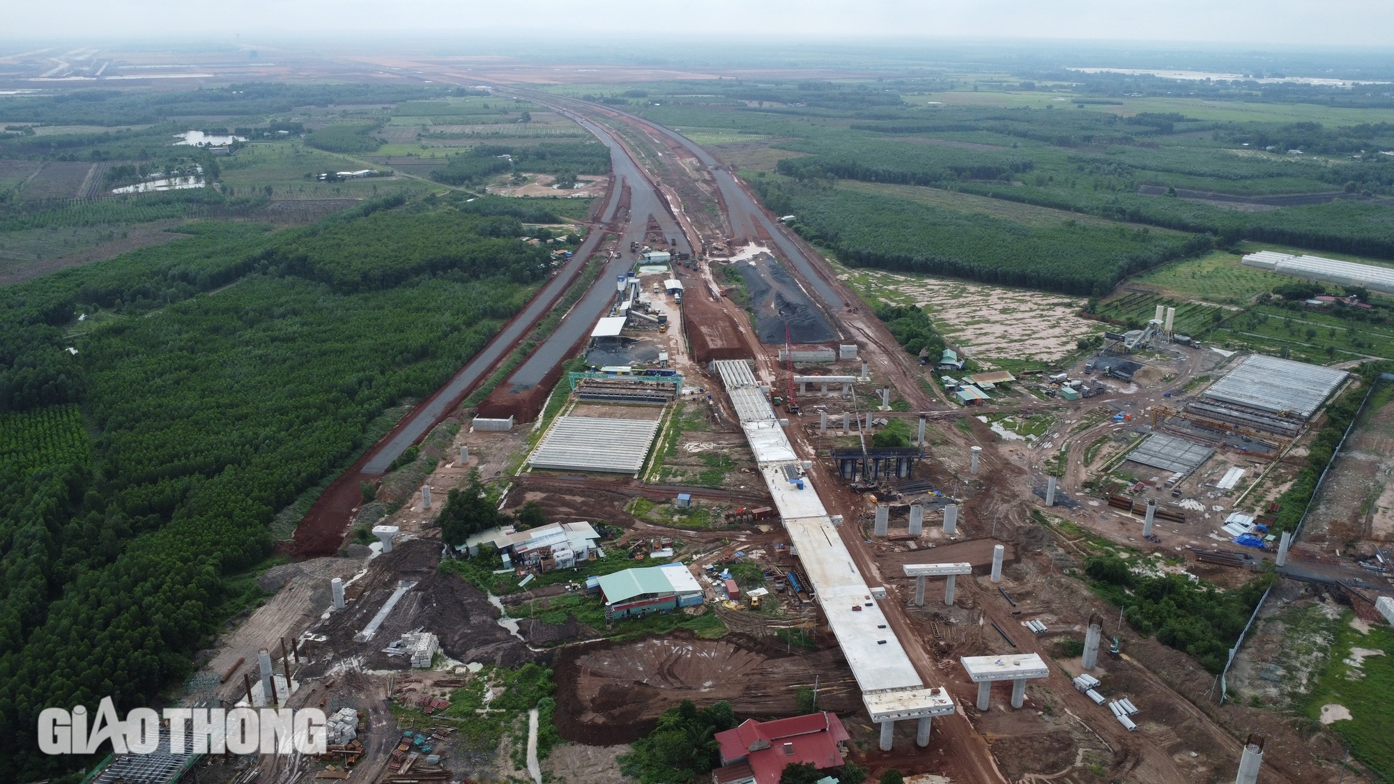 Ngắm đường kết nối nhà ga sân bay Long Thành sau 1 năm thi công- Ảnh 8. Ngắm đường kết nối nhà ga sân bay Long Thành sau 1 năm thi công- Ảnh 8.