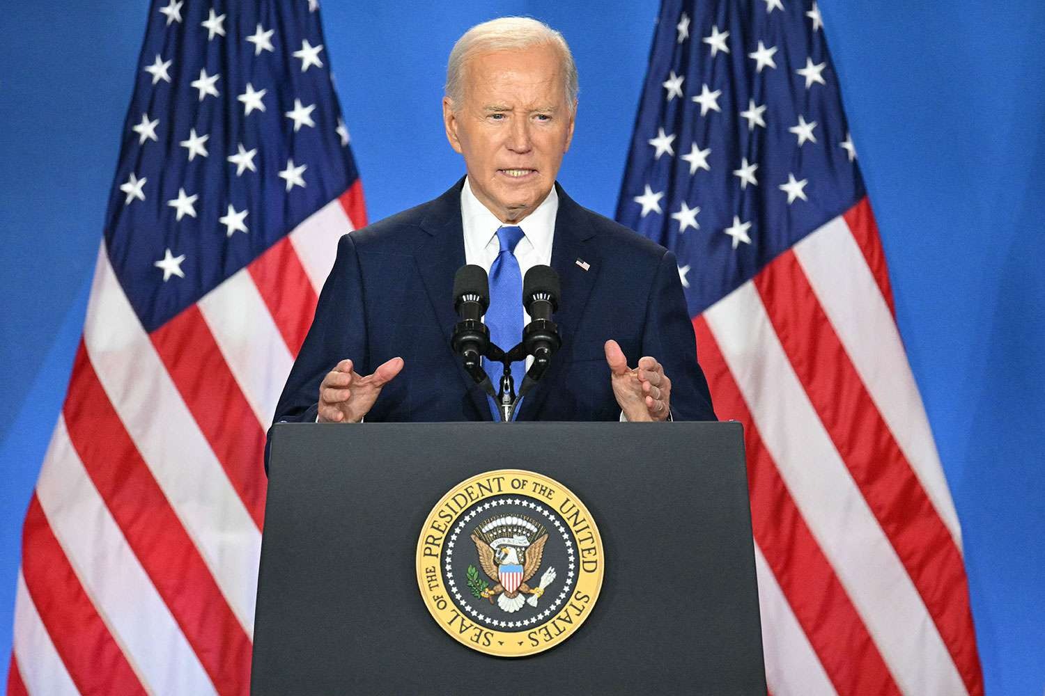 Đảng D&acirc;n chủ h&eacute; lộ th&ocirc;ng tin về quy tr&igrave;nh lựa chọn ứng vi&ecirc;n thay thế &ocirc;ng Biden- Ảnh 2.