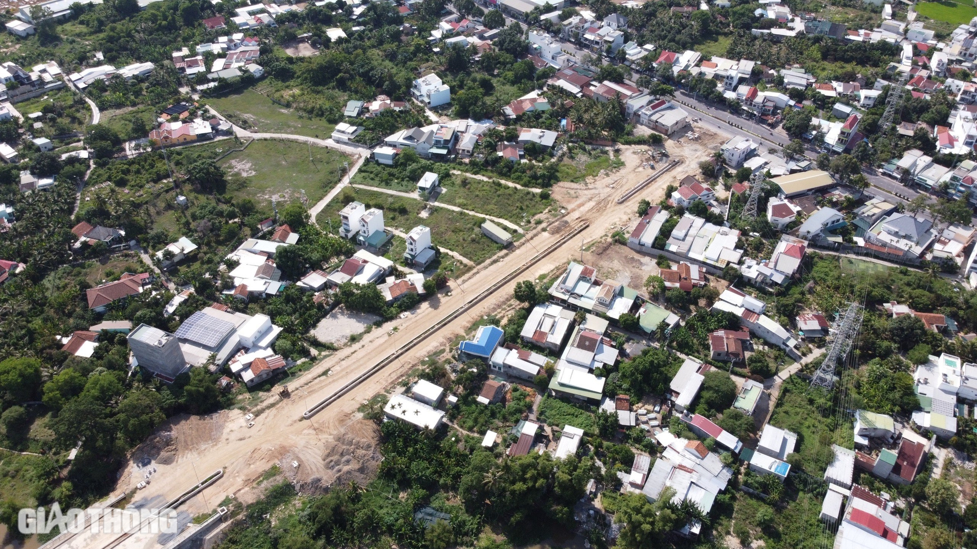 Khánh Hòa: Hơn 700m đường, thi công gần 4 năm vẫn ngổn ngang- Ảnh 1. Khánh Hòa: Hơn 700m đường, thi công gần 4 năm vẫn ngổn ngang- Ảnh 1.