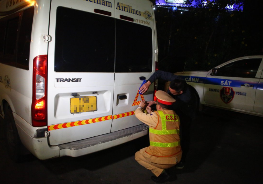 Quy định mới về đảm bảo an to&agrave;n giao th&ocirc;ng khi gặp sự cố tr&ecirc;n cao tốc- Ảnh 2.