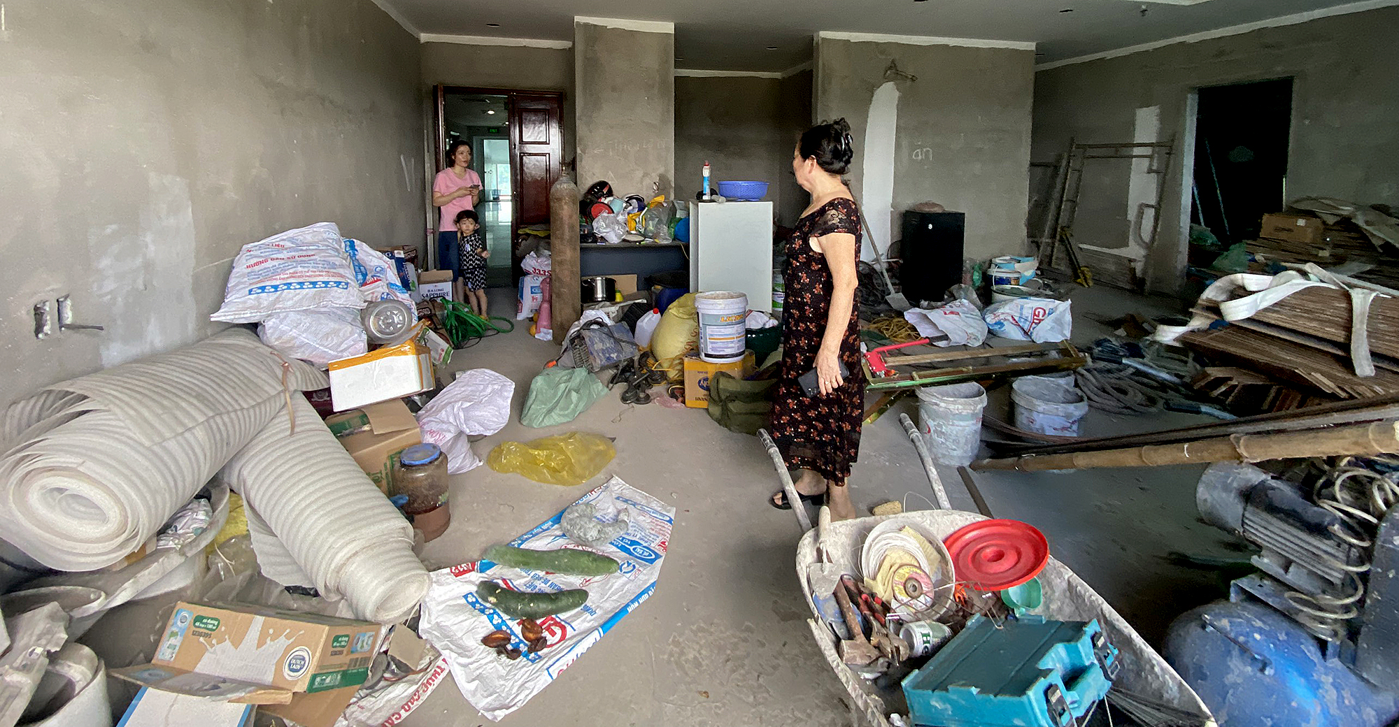 Quảng Ninh: Lạ lùng trăm hộ dân “sống chui” trong nhà mình- Ảnh 2. Quảng Ninh: Lạ lùng trăm hộ dân “sống chui” trong nhà mình- Ảnh 2.