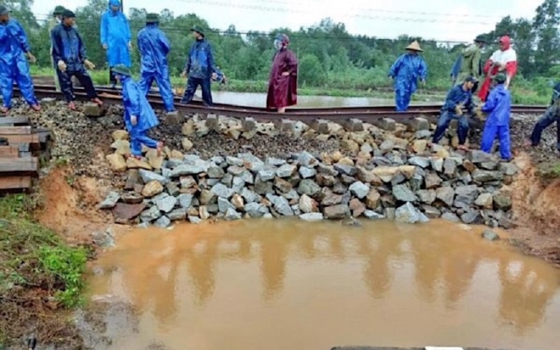 Hơn 100 điểm xung yếu, nguy cơ sạt lở m&ugrave;a mưa b&atilde;o tr&ecirc;n tuyến đường sắt Bắc - Nam