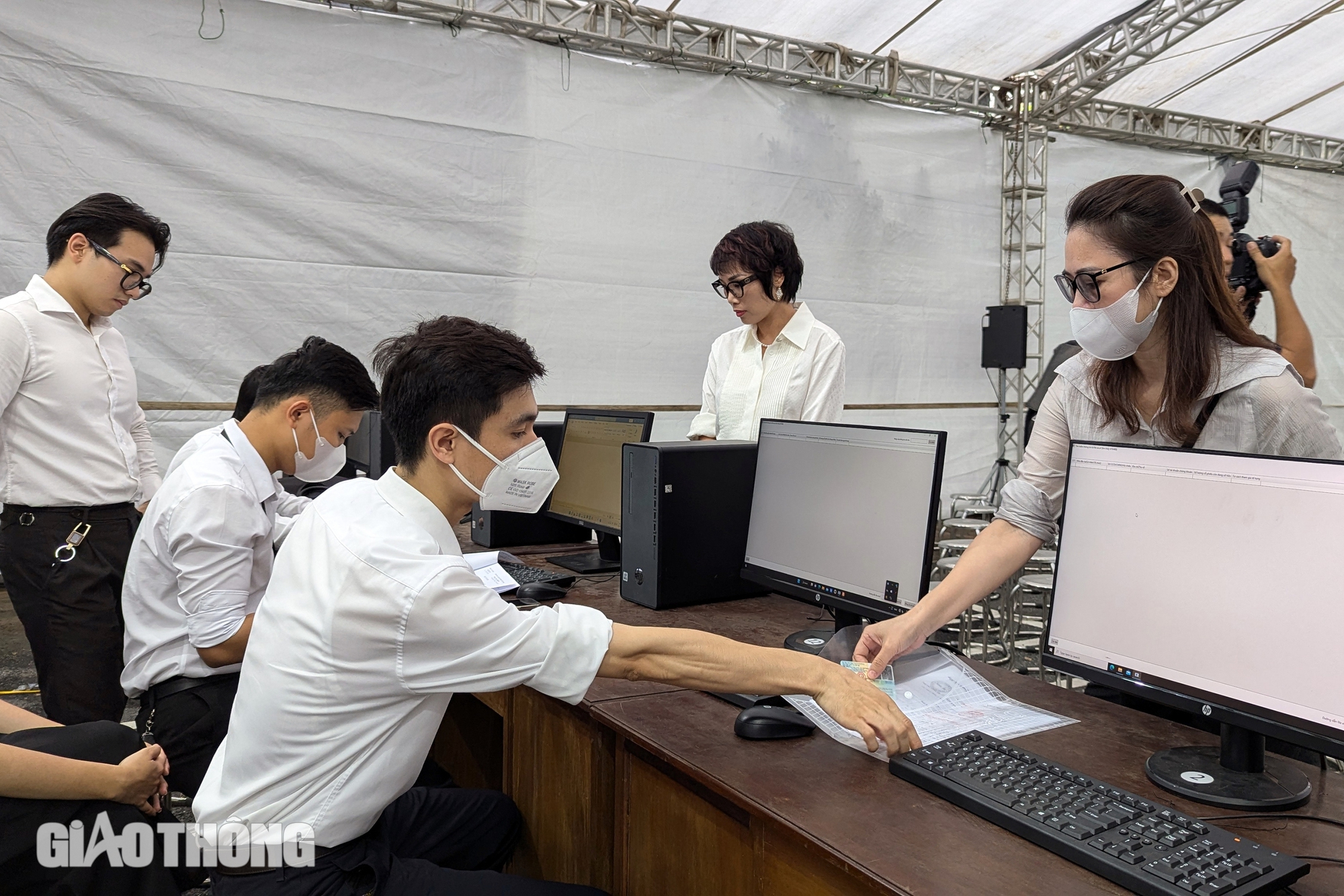 Đề nghị bất ngờ của c&aacute;c nh&agrave; đầu tư tại phi&ecirc;n t&ograve;a x&eacute;t xử vụ FLC- Ảnh 1.