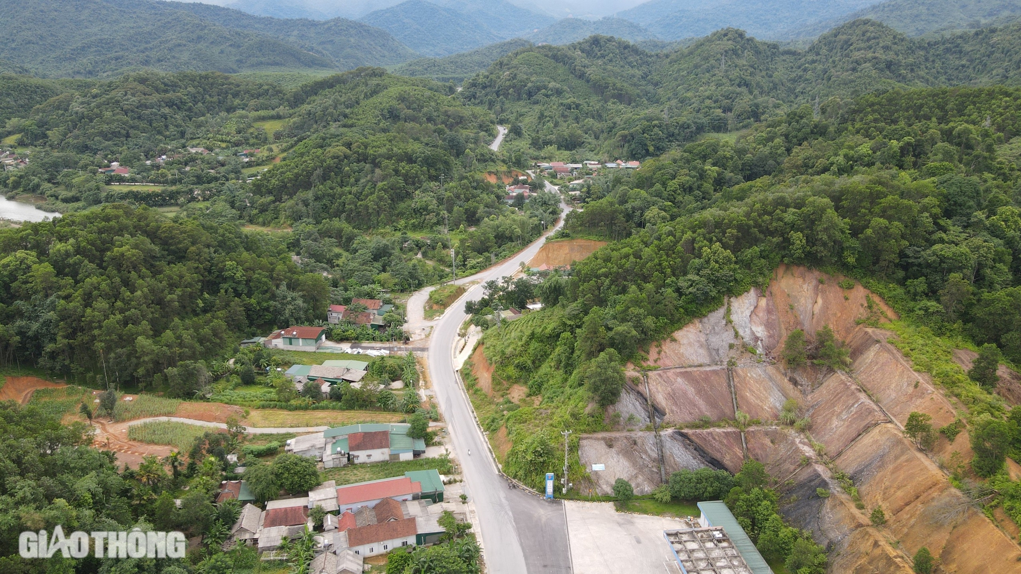 79 ng&agrave;y đ&ecirc;m vượt kh&oacute; đưa dự &aacute;n quốc lộ 8A về đ&iacute;ch- Ảnh 1.