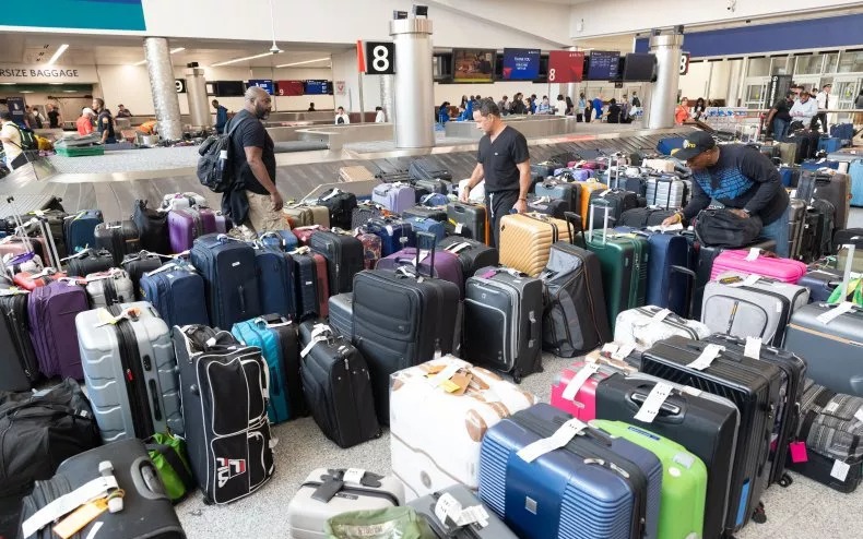 Mỹ lo ngại quan hệ giữa tỷ phú Musk và Trung Quốc đe dọa an ninh quốc gia- Ảnh 4. Mỹ điều tra hãng bay hàng đầu vì hủy hàng nghìn chuyến sau sự cố CrowdStrike