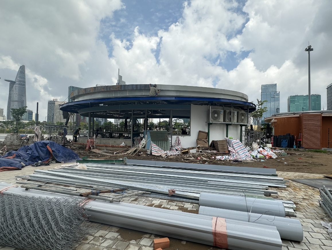 Bờ sông Sài Gòn sẽ trồng thêm hàng nghìn cây hoa hướng dương phục vụ lễ 2/9- Ảnh 8. Bờ sông Sài Gòn sẽ trồng thêm hàng nghìn cây hoa hướng dương phục vụ lễ 2/9- Ảnh 8.