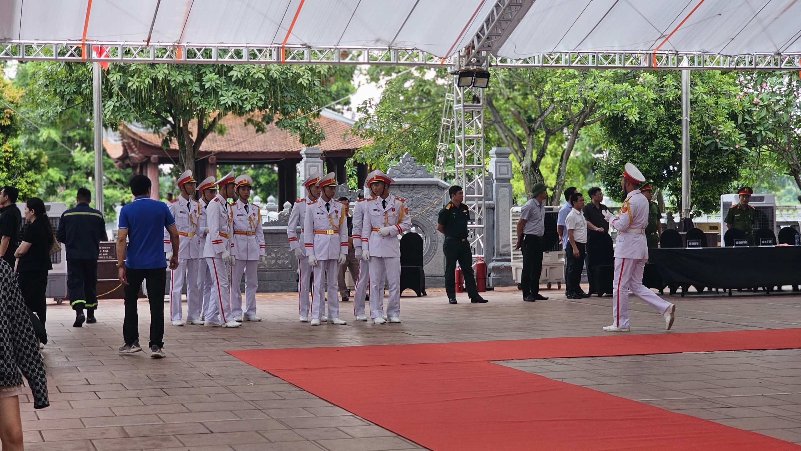 C&ocirc;ng t&aacute;c chuẩn bị cho lễ Quốc tang Tổng B&iacute; thư Nguyễn Ph&uacute; Trọng tại qu&ecirc; nh&agrave;- Ảnh 14.
