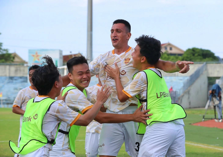 CLB vừa lên hạng Nhất có hành động khiến cả làng bóng đá Việt Nam "lác mắt"- Ảnh 1. CLB vừa lên hạng Nhất có hành động khiến cả làng bóng đá Việt Nam "lác mắt"- Ảnh 1.