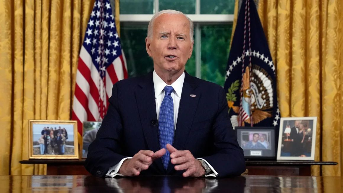 Tổng thống Mỹ Joe Biden ch&iacute;nh thức c&ocirc;ng khai l&yacute; do dừng tranh cử- Ảnh 1.