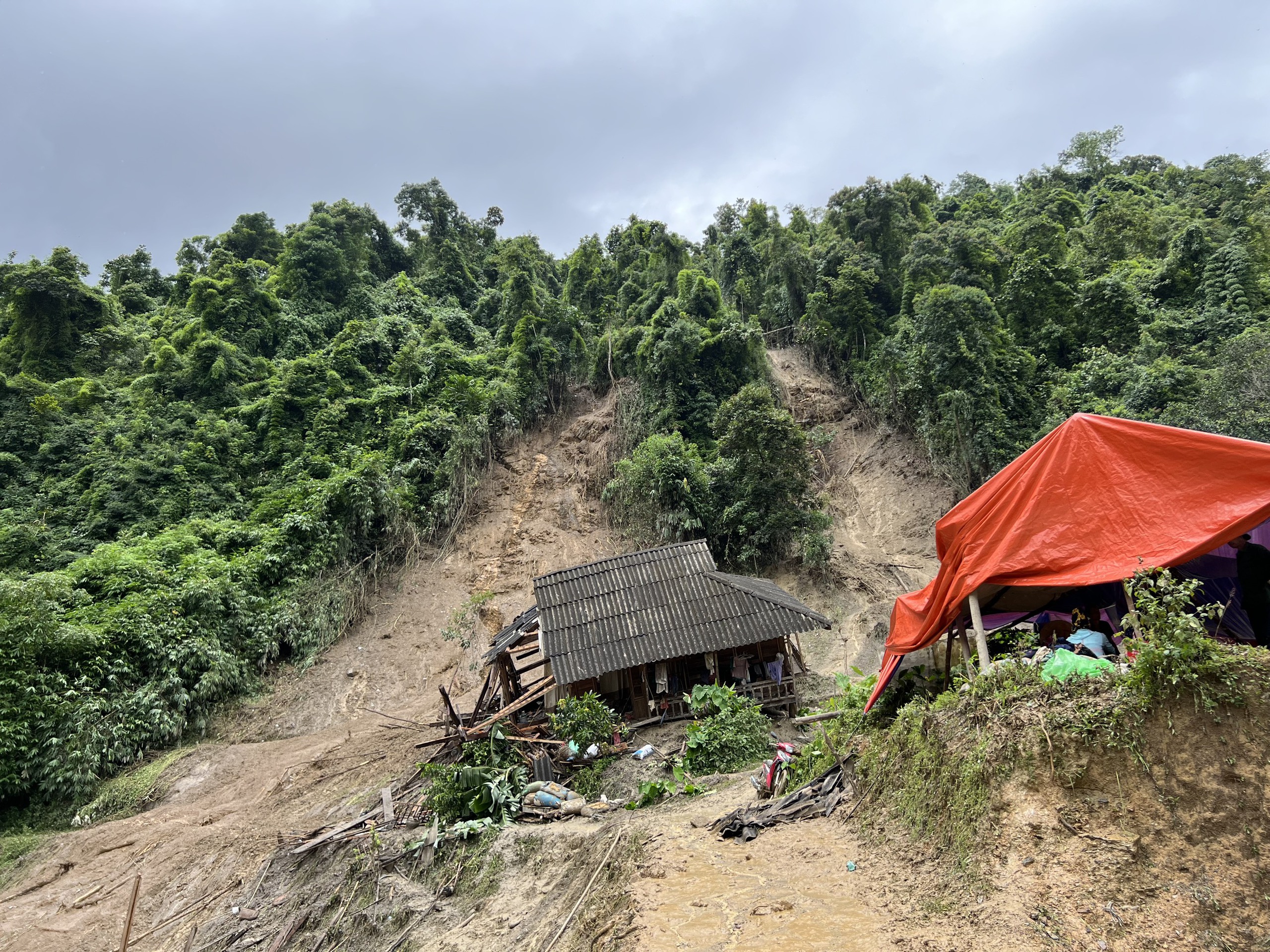 Điện Bi&ecirc;n: Tang thương rốn lũ Mường Pồn- Ảnh 3.