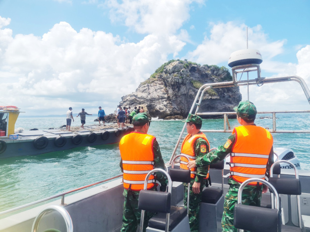 Quảng Ninh đảm bảo ATGT đường thủy nội địa trong m&ugrave;a mưa, b&atilde;o- Ảnh 4.