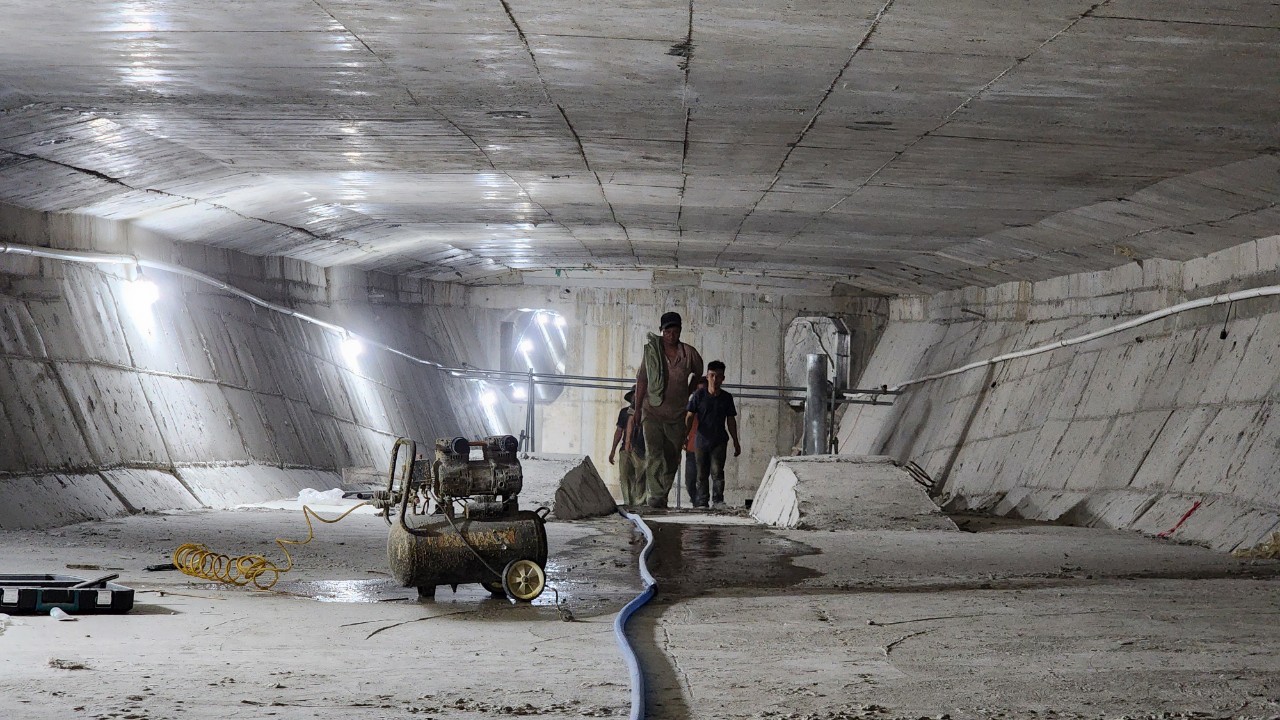 Cận cảnh sửa chữa hư hỏng bên trong dầm hộp cầu Trà Khúc- Ảnh 10. Cận cảnh sửa chữa hư hỏng bên trong dầm hộp cầu Trà Khúc- Ảnh 10.