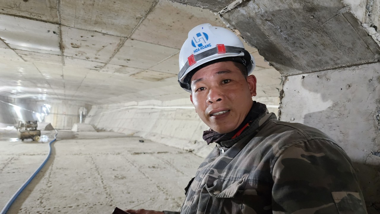 Cận cảnh sửa chữa hư hỏng bên trong dầm hộp cầu Trà Khúc- Ảnh 15. Cận cảnh sửa chữa hư hỏng bên trong dầm hộp cầu Trà Khúc- Ảnh 15.