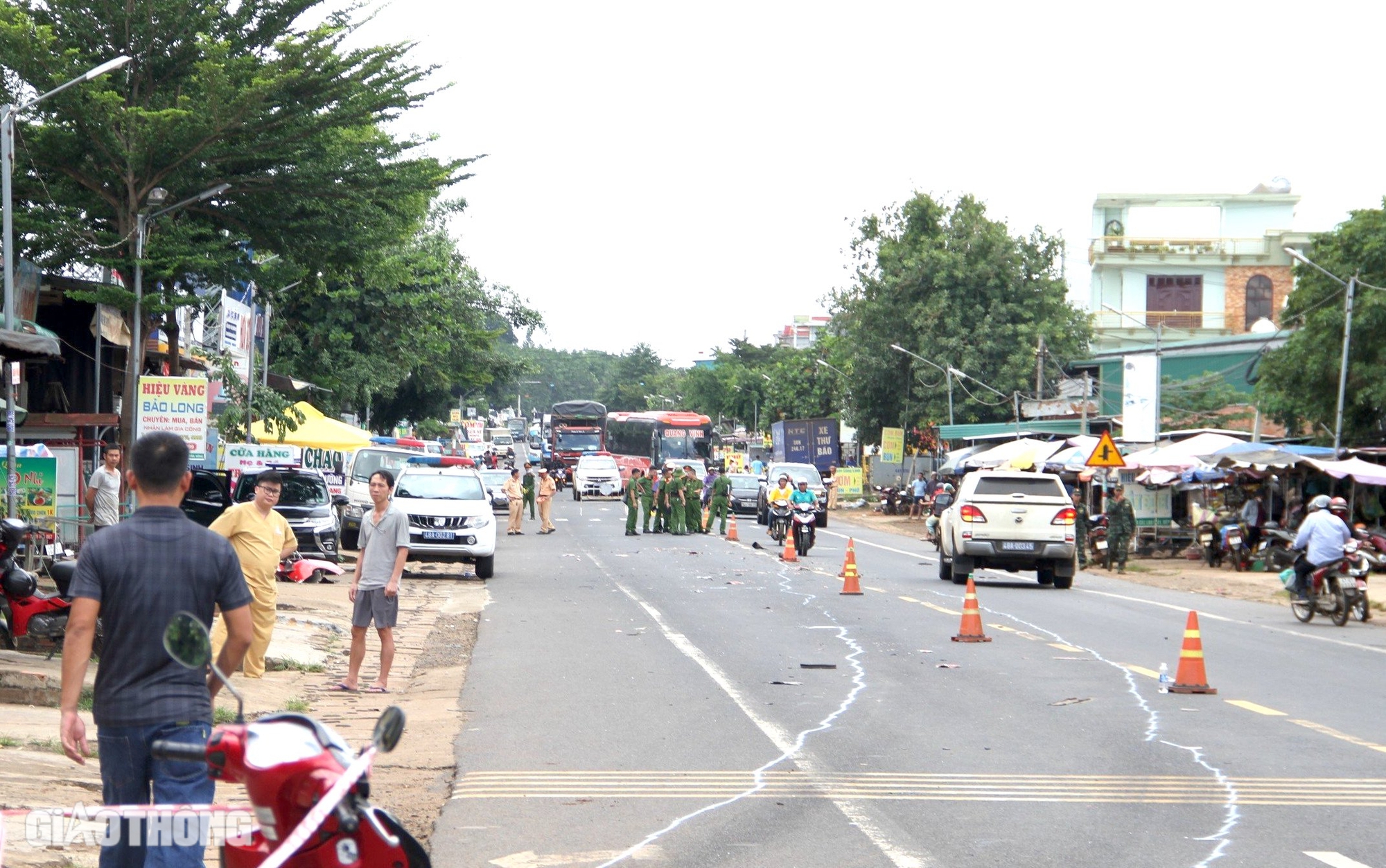 Đắk N&ocirc;ng: Nguy&ecirc;n nh&acirc;n khiến xe container lao v&agrave;o nh&agrave; d&acirc;n l&agrave;m 3 người tử vong- Ảnh 1.