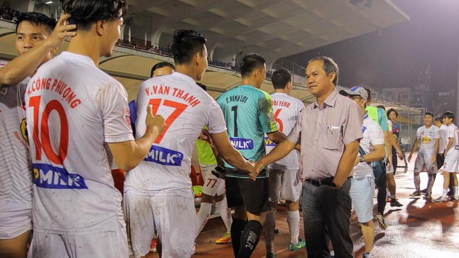 Kế hoạch khủng của bầu Đức tan th&agrave;nh m&acirc;y kh&oacute;i trước m&ugrave;a giải mới- Ảnh 1.