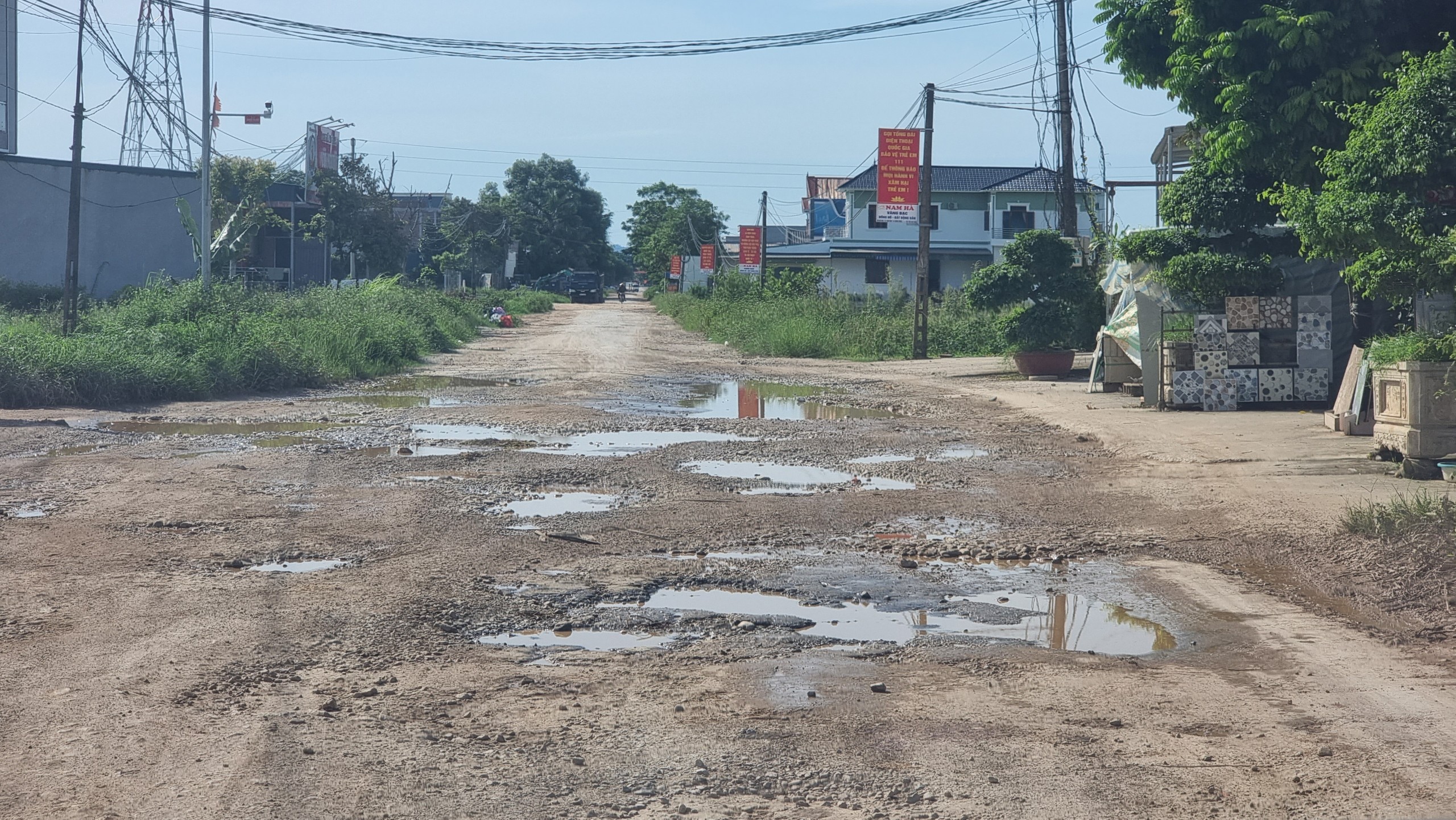 Hàng trăm hộ dân sống khổ bên dự án "rùa bò"- Ảnh 8. Hàng trăm hộ dân sống khổ bên dự án "rùa bò"- Ảnh 8.