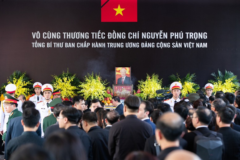 Nghẹn ng&agrave;o những h&igrave;nh ảnh tiễn biệt Tổng B&iacute; thư về nơi an nghỉ- Ảnh 5.