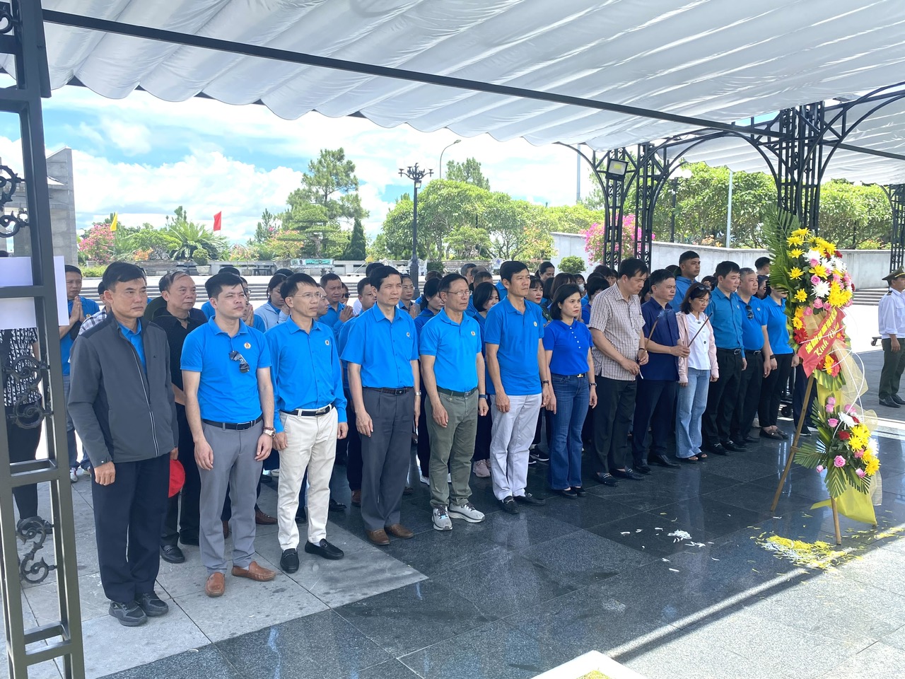 C&ocirc;ng đo&agrave;n GTVT thăm, tặng qu&agrave; c&aacute;c thương, bệnh binh nh&acirc;n ng&agrave;y 27/7- Ảnh 2.