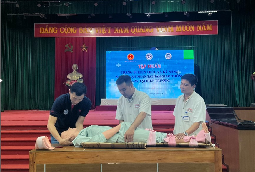 Sơ cấp cứu TNGT hiệu quả, cần tu&acirc;n thủ c&aacute;c nguy&ecirc;n tắc sau- Ảnh 1.