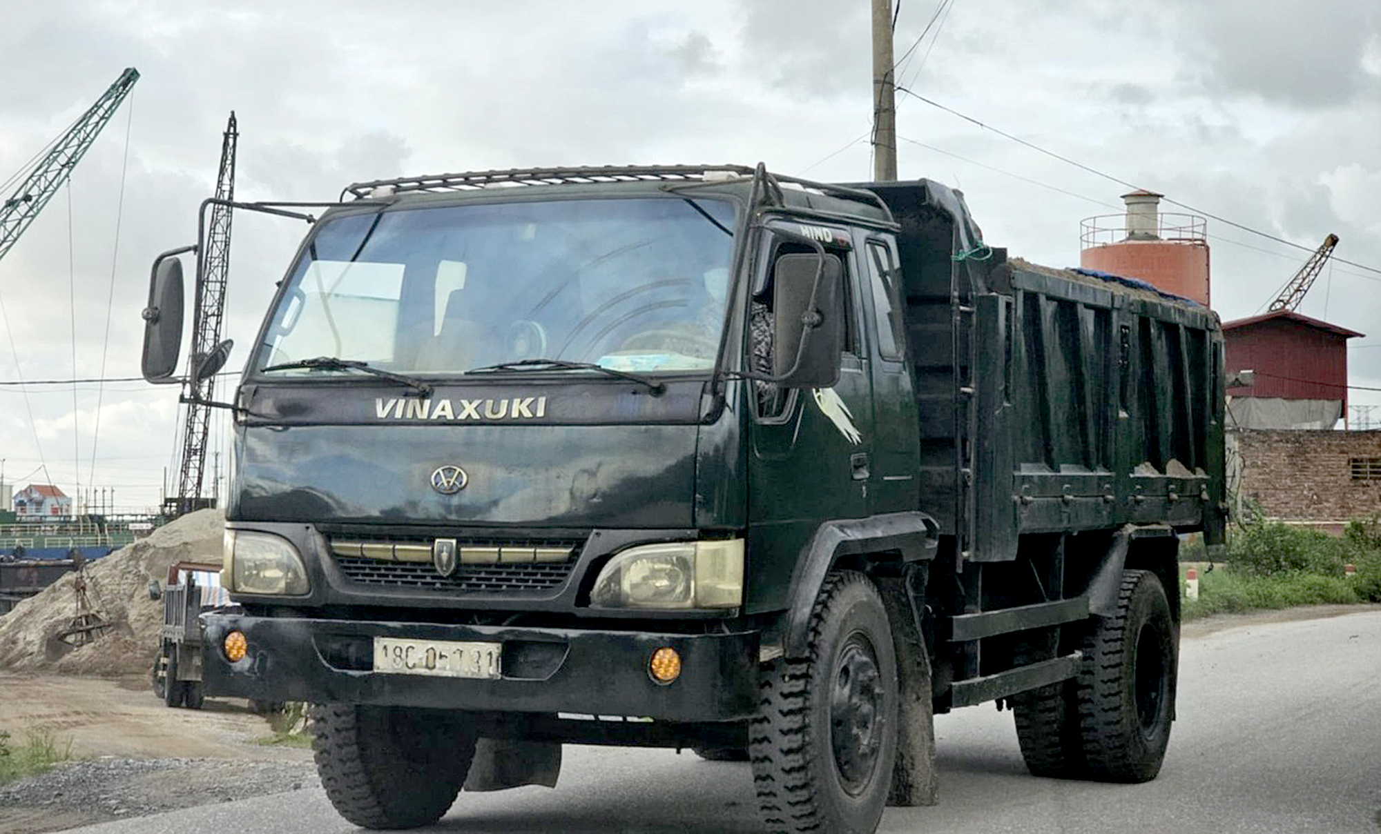 Nam Định: Trạm trộn, bến b&atilde;i kh&ocirc;ng ph&eacute;p bủa v&acirc;y s&ocirc;ng Ninh Cơ- Ảnh 3.