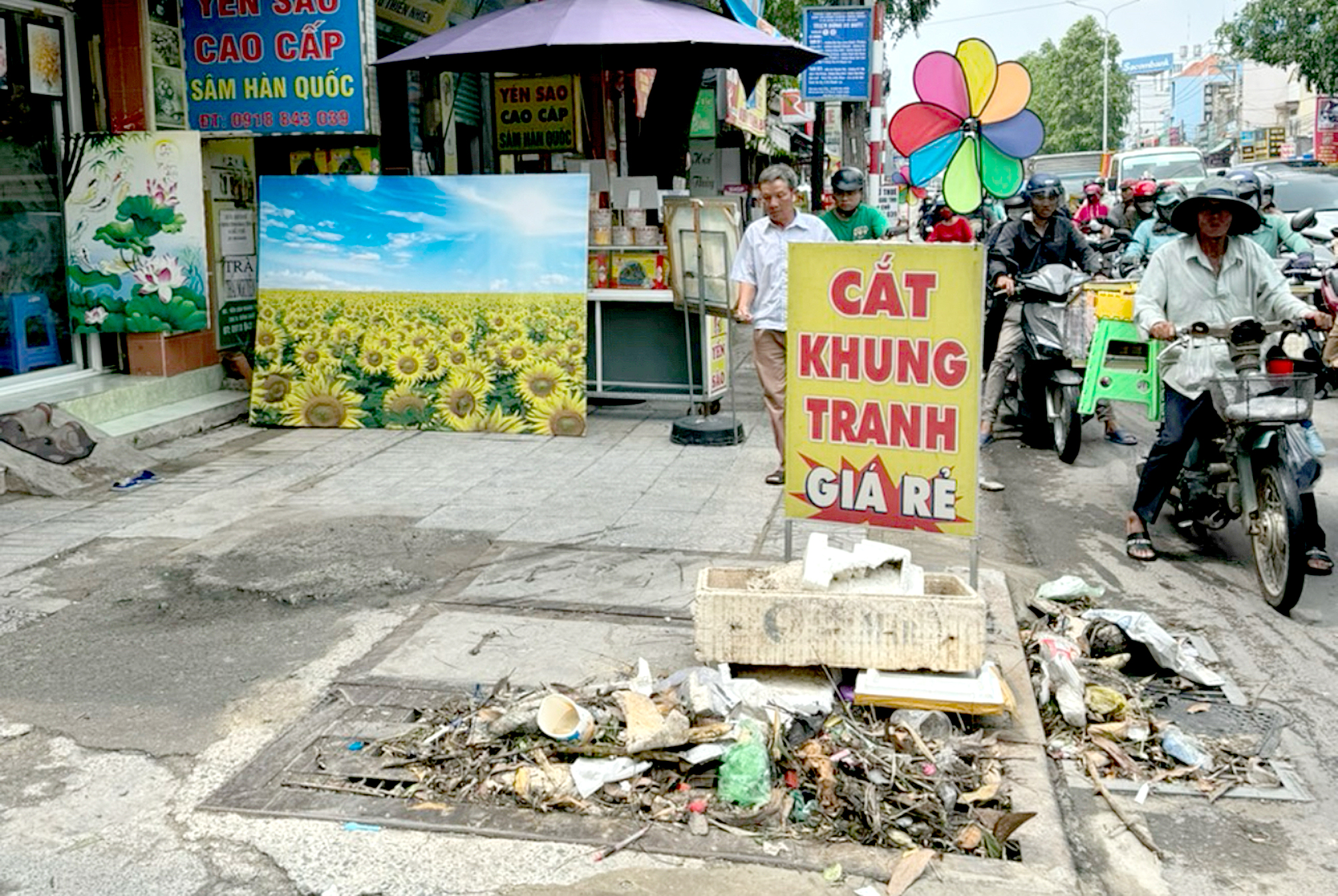 TP Bi&ecirc;n H&ograve;a, Đồng Nai: D&acirc;n c&aacute;m cảnh nhiều tuyến đường hễ mưa l&agrave; ngập- Ảnh 2.