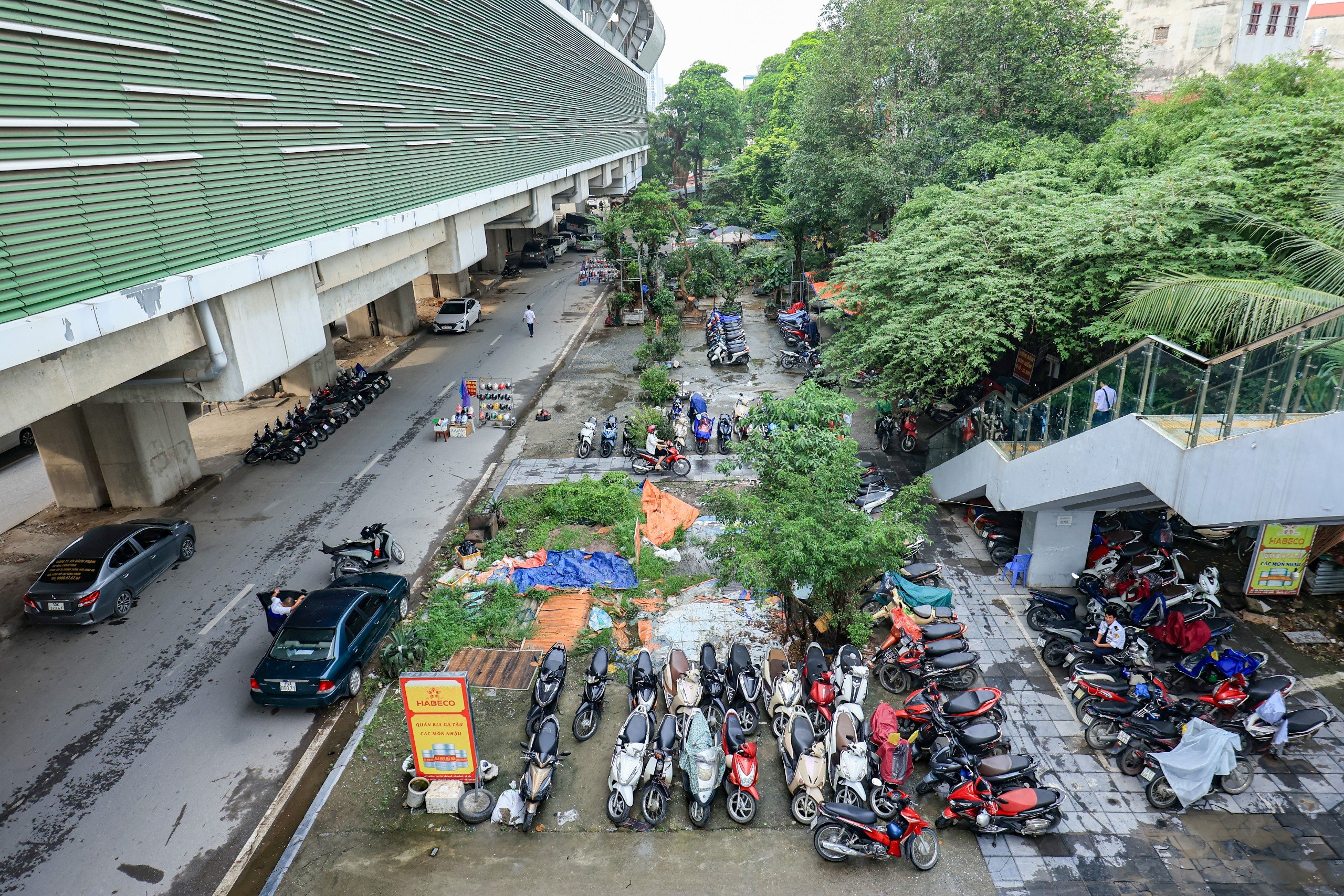 B&atilde;i xe tr&aacute;i ph&eacute;p bủa v&acirc;y metro C&aacute;t Linh - H&agrave; Đ&ocirc;ng- Ảnh 8.