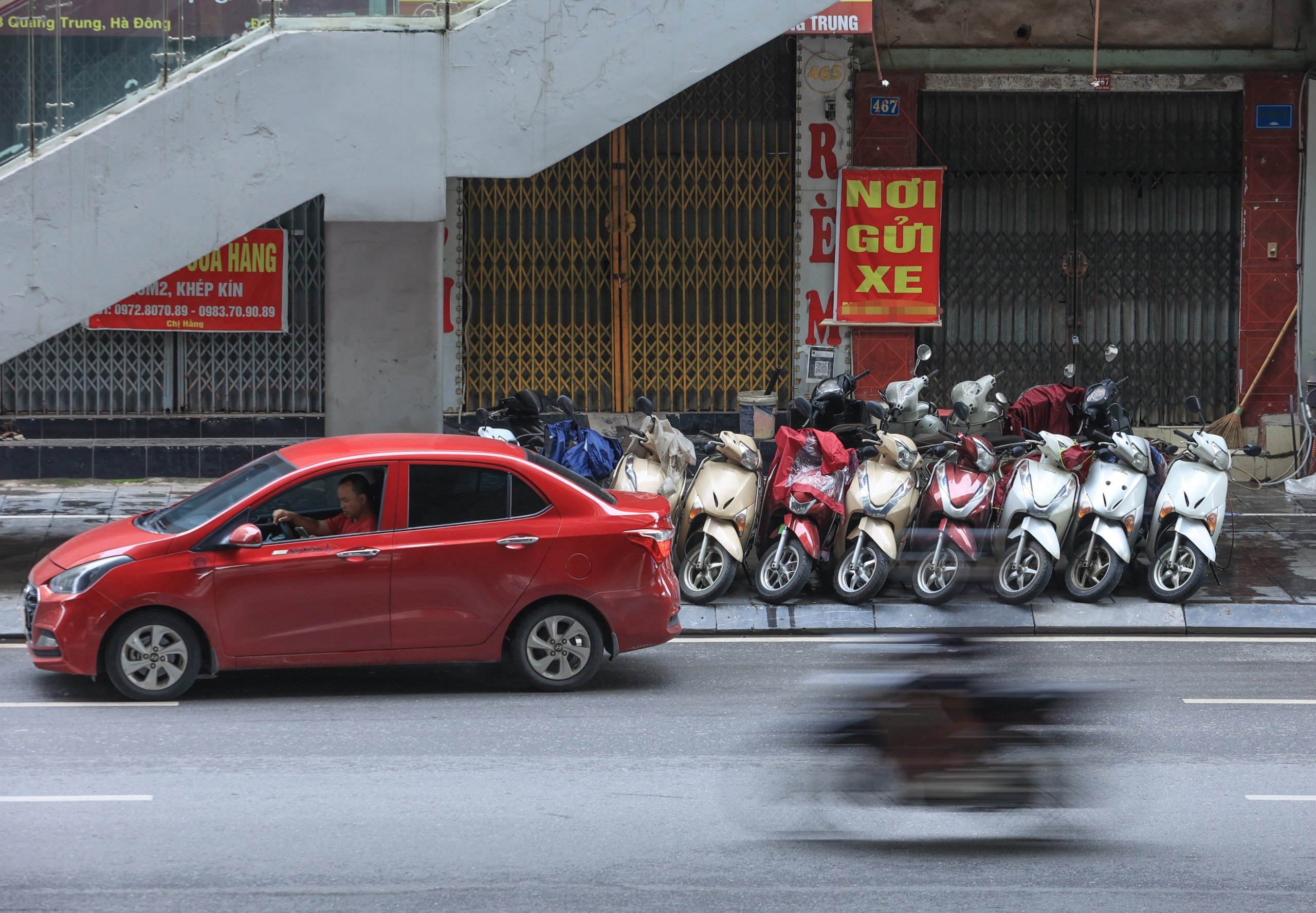 B&atilde;i xe tr&aacute;i ph&eacute;p bủa v&acirc;y metro C&aacute;t Linh - H&agrave; Đ&ocirc;ng- Ảnh 4.