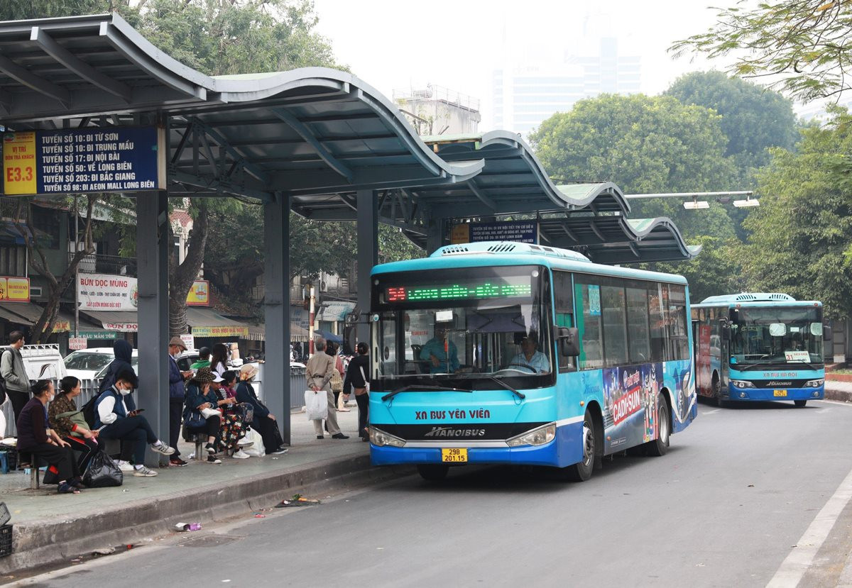 H&agrave; Nội y&ecirc;u cầu b&aacute;o c&aacute;o cơ sở ph&aacute;p l&yacute; tăng gi&aacute; v&eacute; xe bu&yacute;t- Ảnh 1.