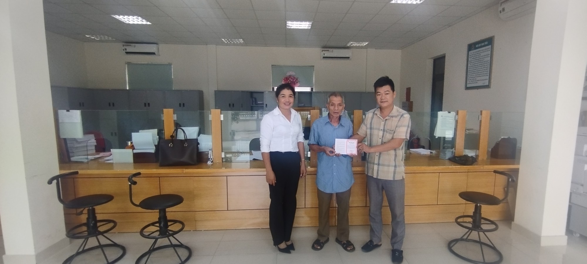 Bốn ch&aacute;u nhỏ mất bố v&igrave; TNGT, mẹ bỏ đi ở Y&ecirc;n B&aacute;i: Bạn đọc ủng hộ hơn 100 triệu trong 2 ng&agrave;y- Ảnh 1.