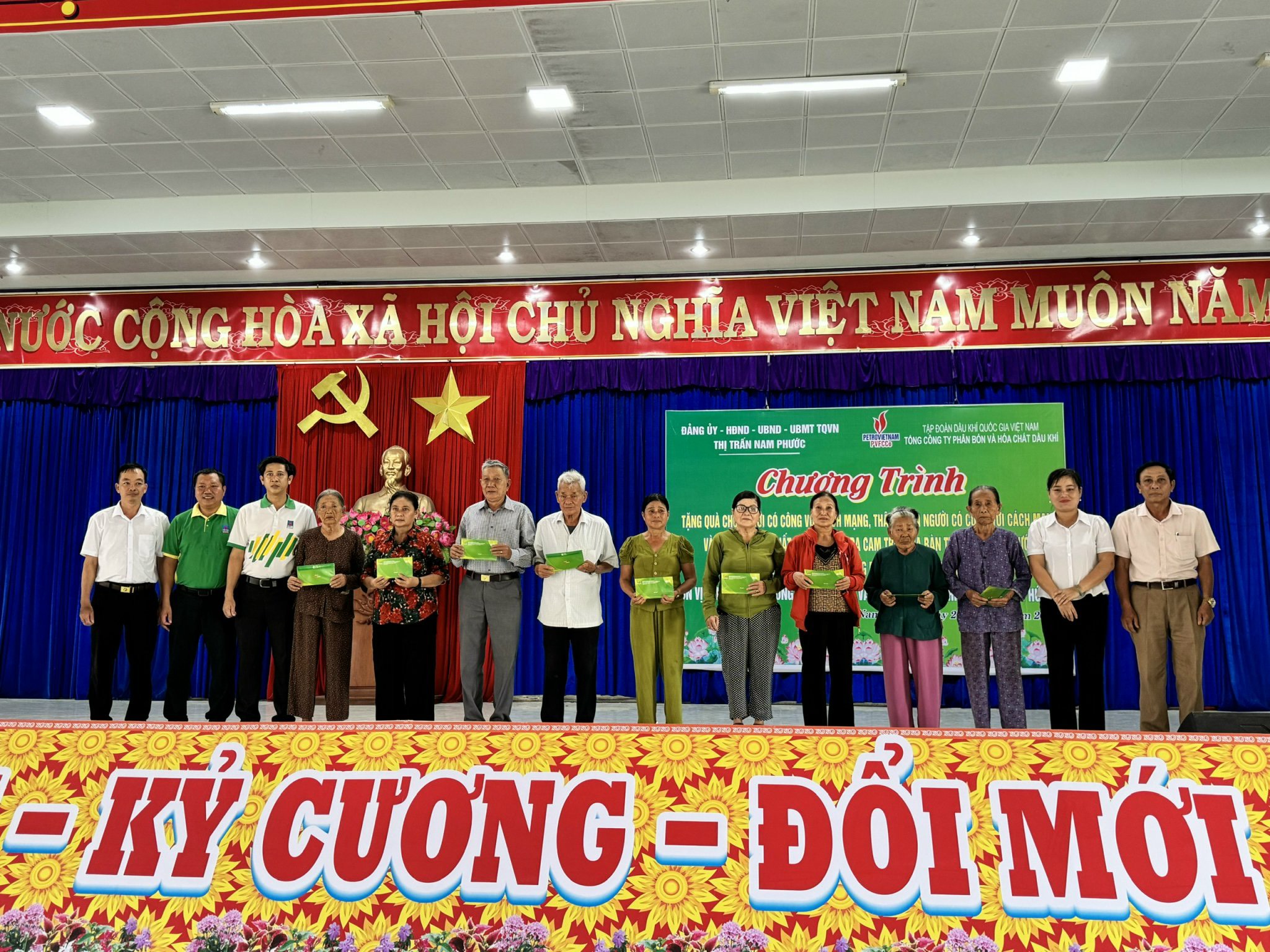PVFCCo: Nhiều hoạt động thiết thực, &yacute; nghĩa kỷ niệm ng&agrave;y Thương binh liệt sỹ- Ảnh 2.