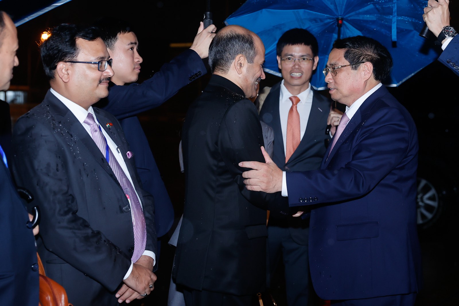 Thủ tướng Phạm Minh Ch&iacute;nh l&ecirc;n đường thăm cấp Nh&agrave; nước tới Ấn Độ- Ảnh 2.