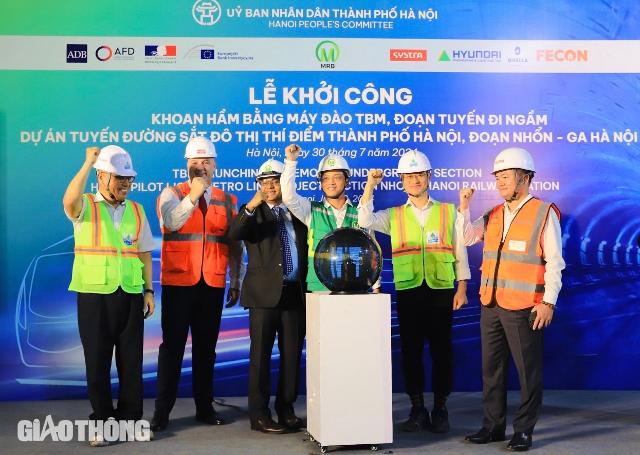 Cận cảnh "si&ecirc;u" robot khoan những m&eacute;t hầm đầu ti&ecirc;n metro Nhổn - ga H&agrave; Nội- Ảnh 1.