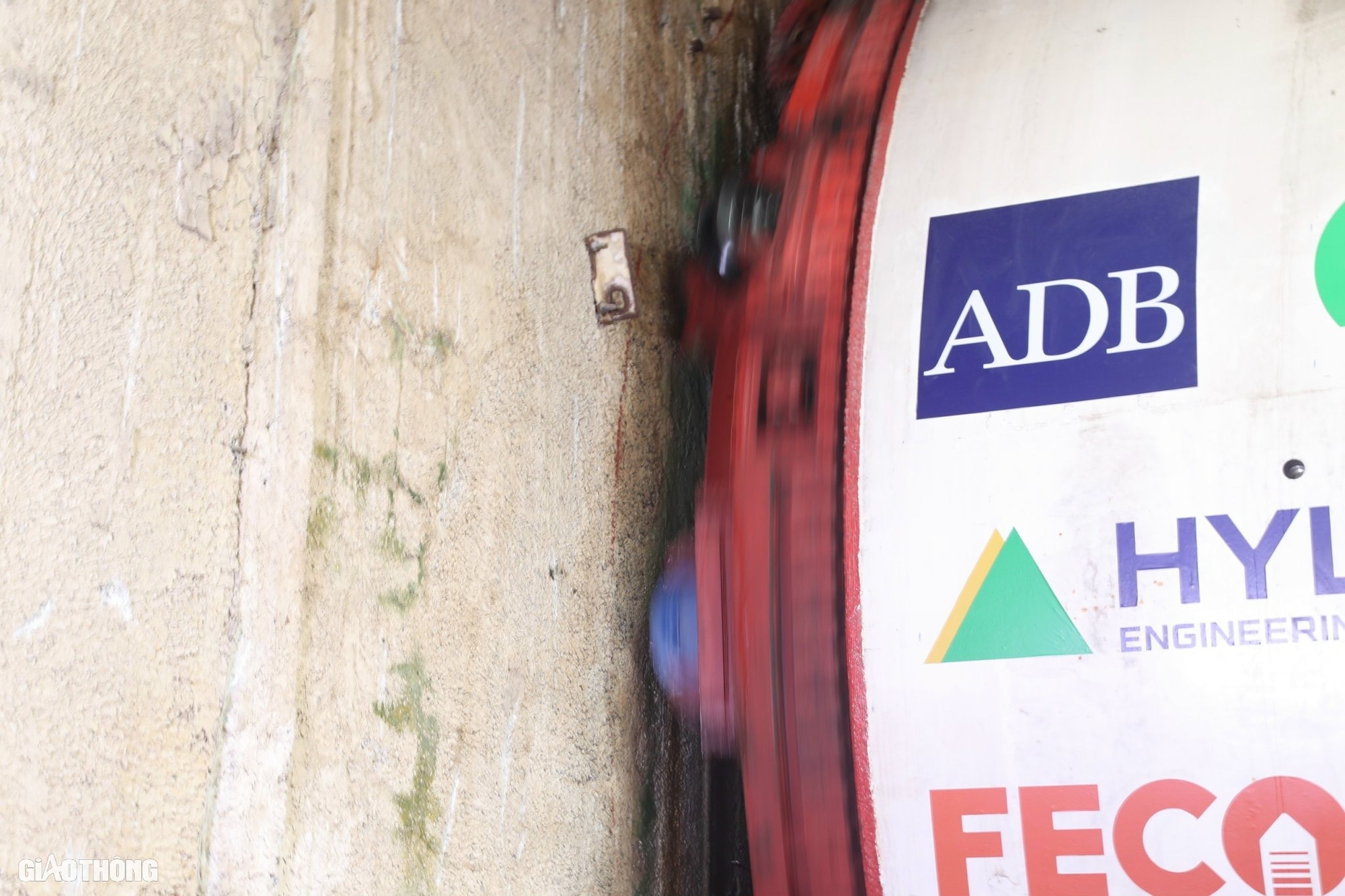 Cận cảnh "si&ecirc;u" robot khoan những m&eacute;t hầm đầu ti&ecirc;n metro Nhổn - ga H&agrave; Nội- Ảnh 8.