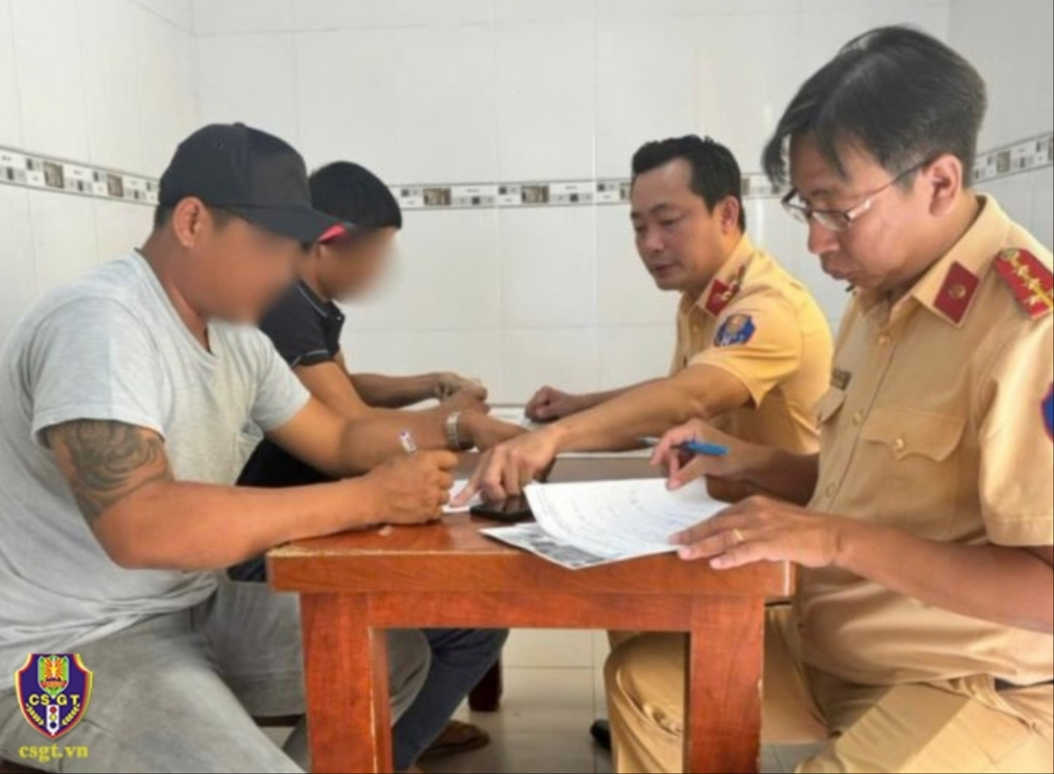 CSGT TP.HCM c&ocirc;ng bố 28 địa chỉ, số điện thoại tiếp nhận phản &aacute;nh vi phạm giao th&ocirc;ng- Ảnh 1.