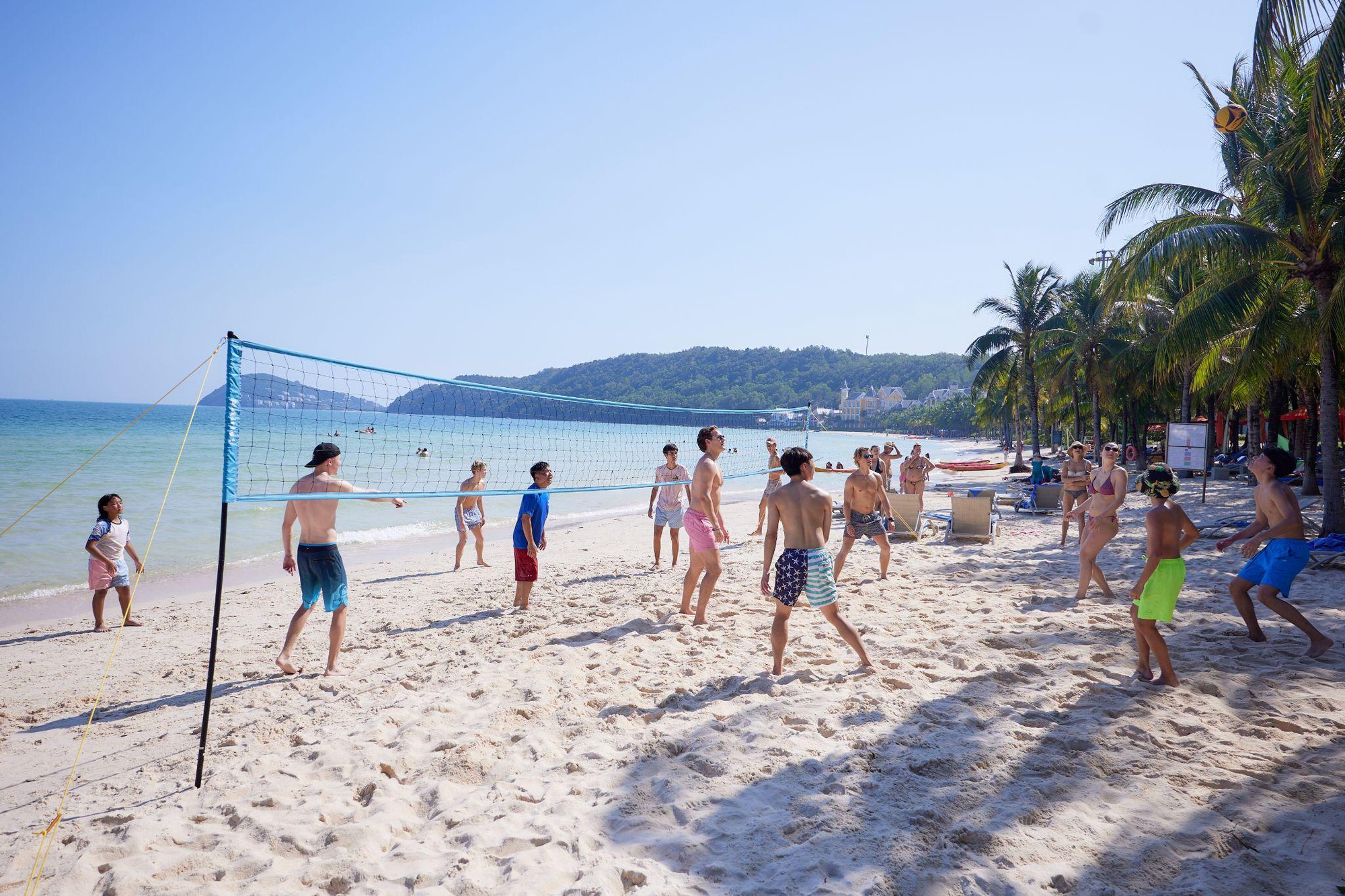 H&agrave;ng kh&ocirc;ng quốc tế li&ecirc;n tục tăng chuyến, du lịch Ph&uacute; Quốc dự b&aacute;o tăng trưởng vượt trội- Ảnh 1.