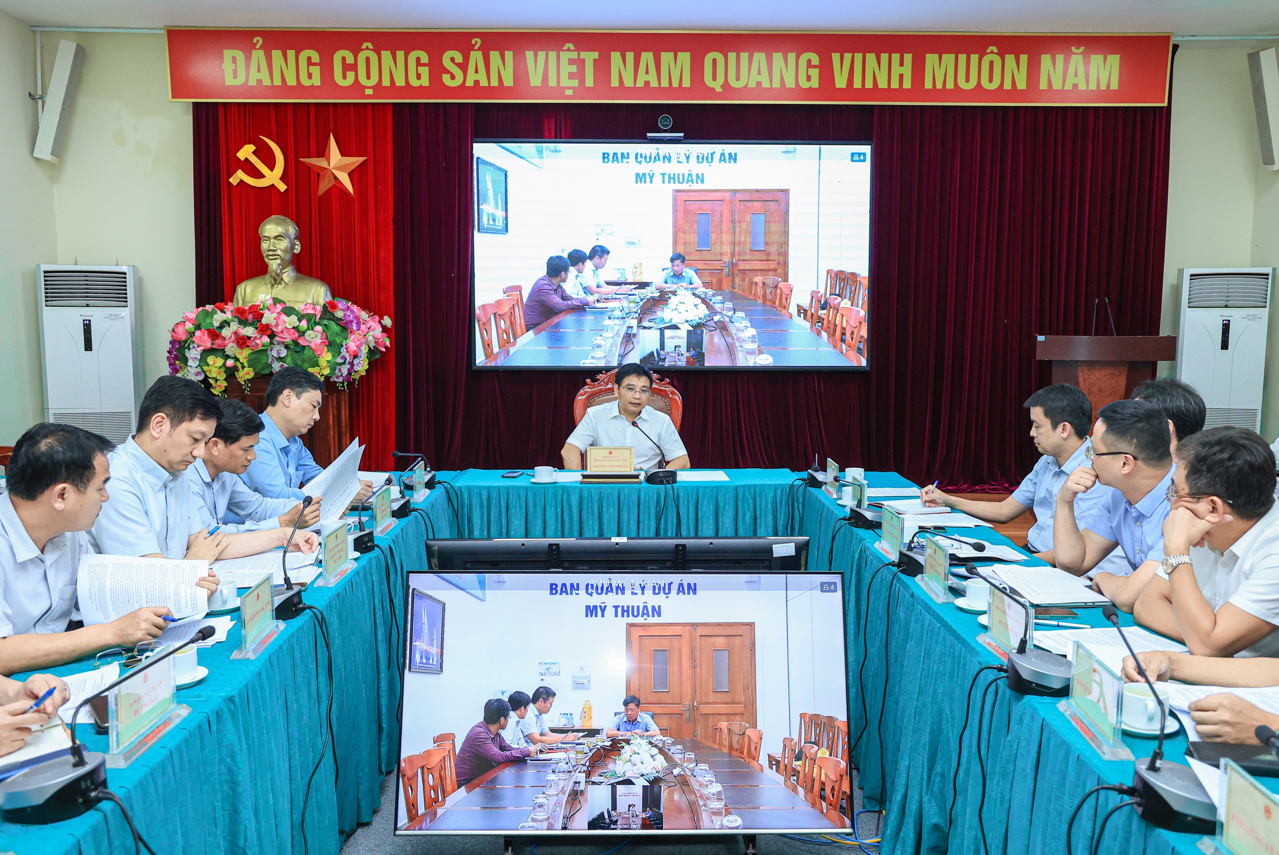 Bộ trưởng GTVT: Vốn kh&ocirc;ng thiếu, dự &aacute;n giao th&ocirc;ng phải tăng tốc giải ng&acirc;n- Ảnh 2.