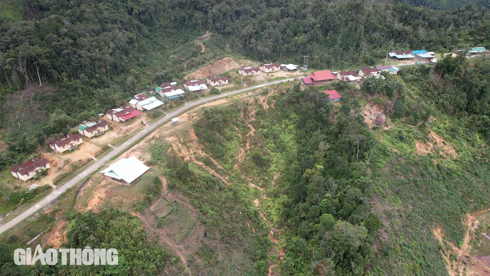 Động đất liên tục, đời sống người dân vùng tâm chấn ra sao?- Ảnh 2. Động đất liên tục, đời sống người dân vùng tâm chấn ra sao?- Ảnh 2.