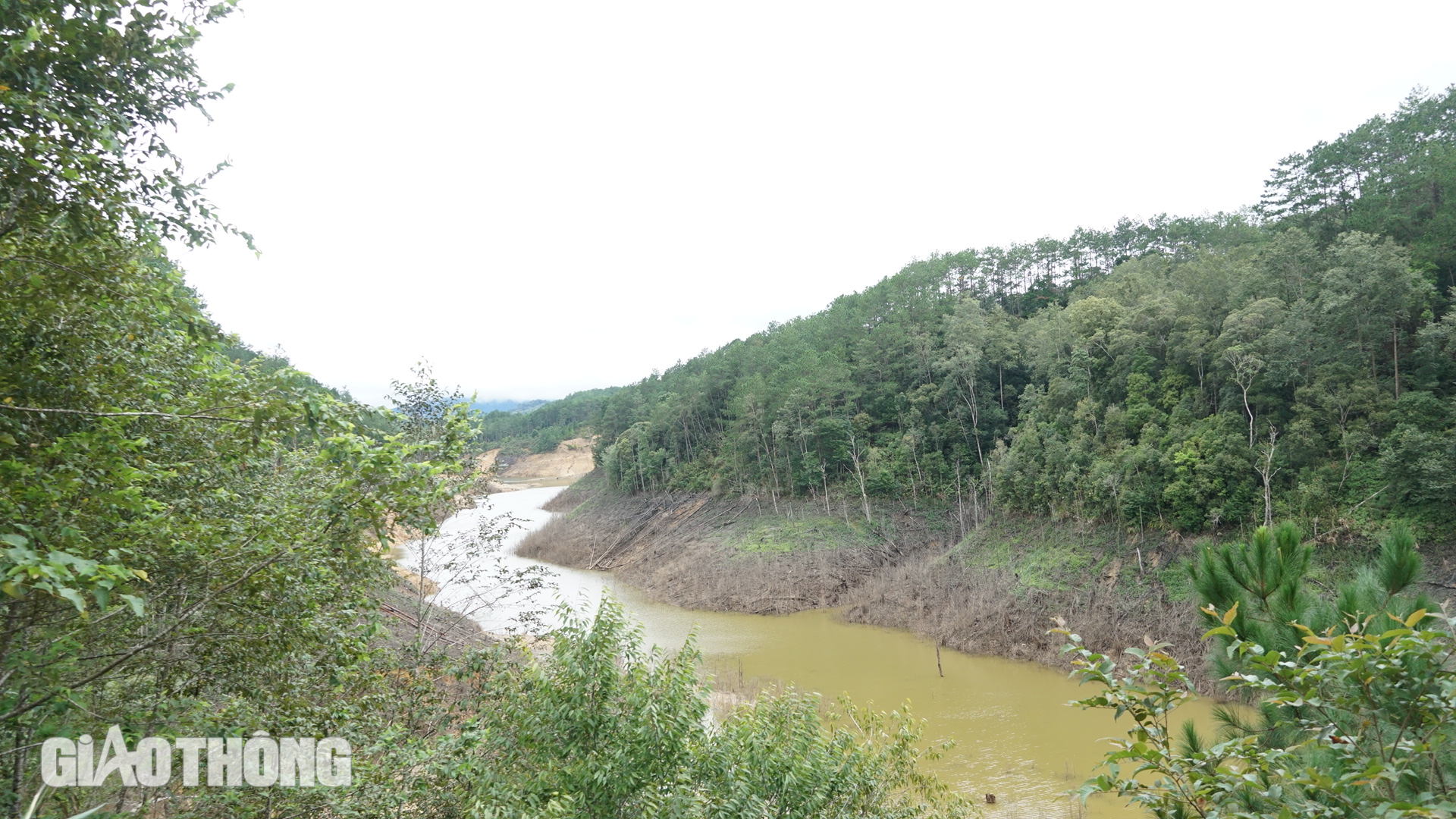 Động đất liên tục, đời sống người dân vùng tâm chấn ra sao?- Ảnh 12. Động đất liên tục, đời sống người dân vùng tâm chấn ra sao?- Ảnh 12.