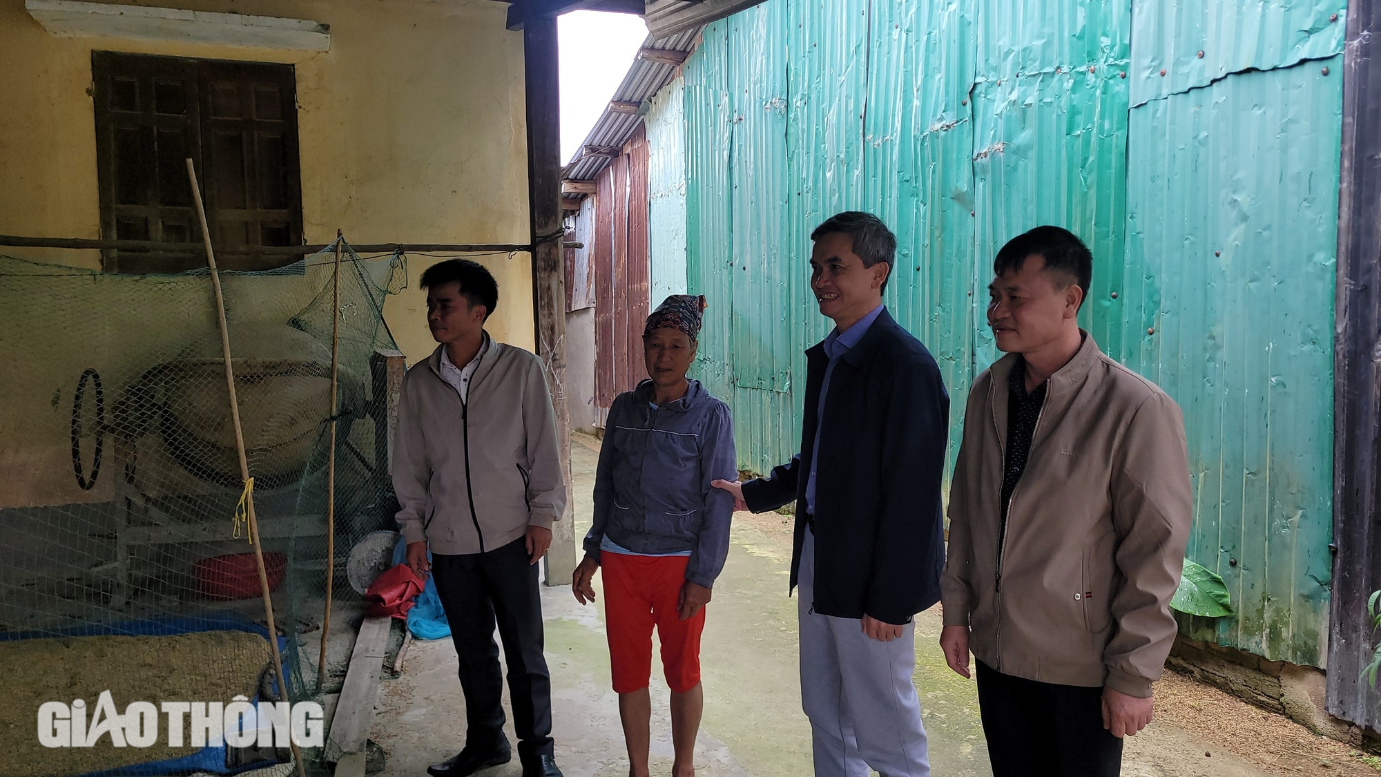 Động đất liên tục, đời sống người dân vùng tâm chấn ra sao?- Ảnh 10. Động đất liên tục, đời sống người dân vùng tâm chấn ra sao?- Ảnh 10.